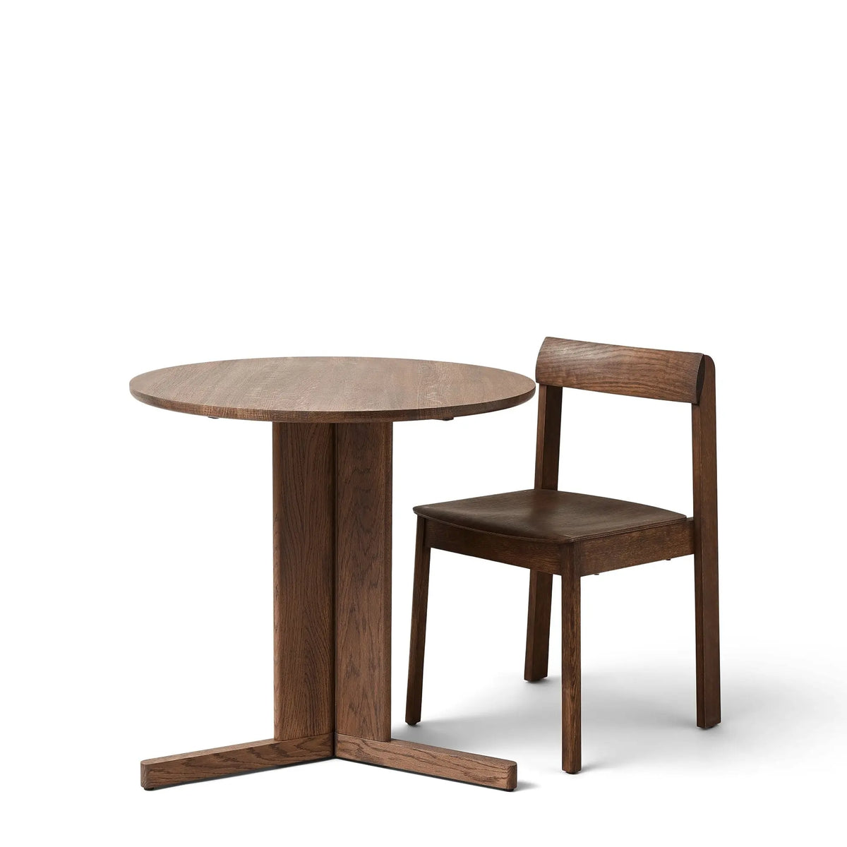 Form & Refine Trefoil pöytä Ø75 savustettu tammi Form & Refine