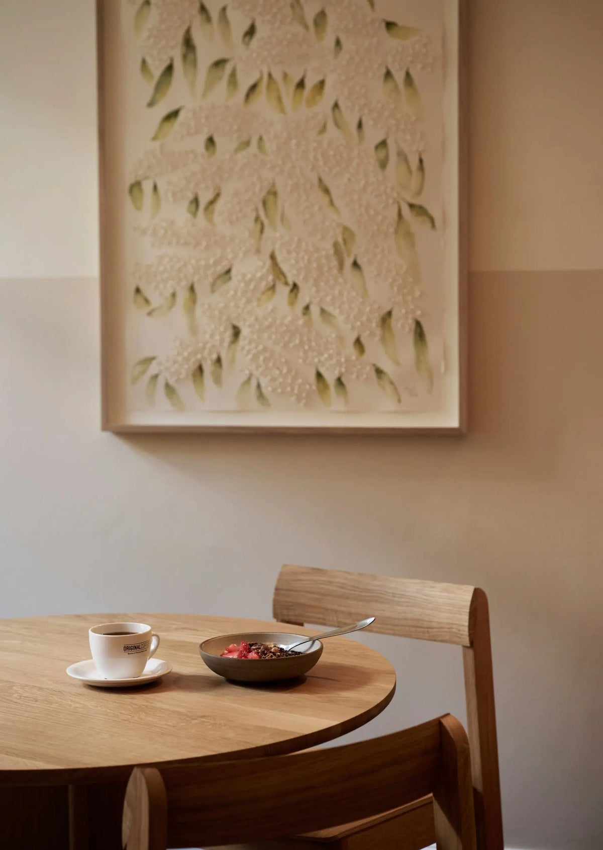 Form & Refine Trefoil pöytä Ø75 tammi Form & Refine