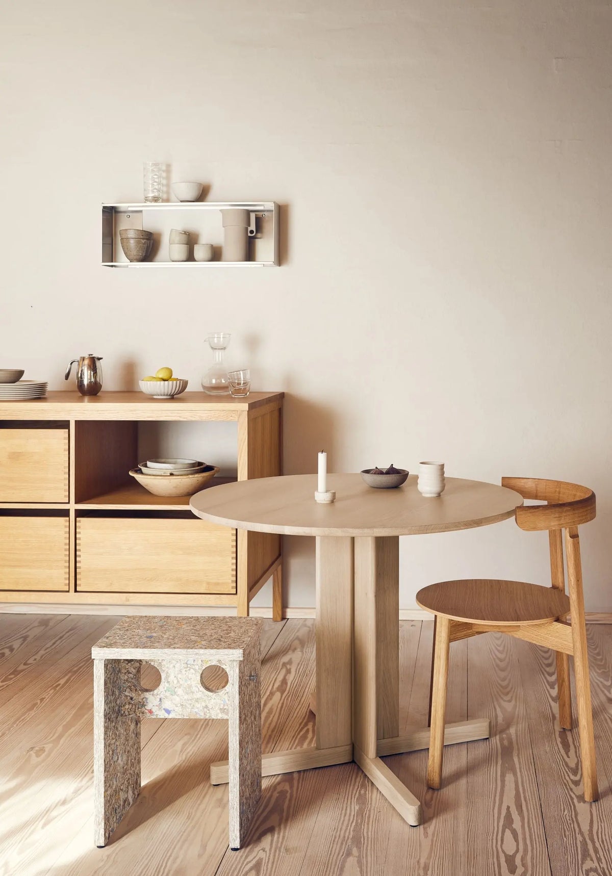 Form & Refine Trefoil pöytä Ø90 valkoöljytty tammi Form & Refine