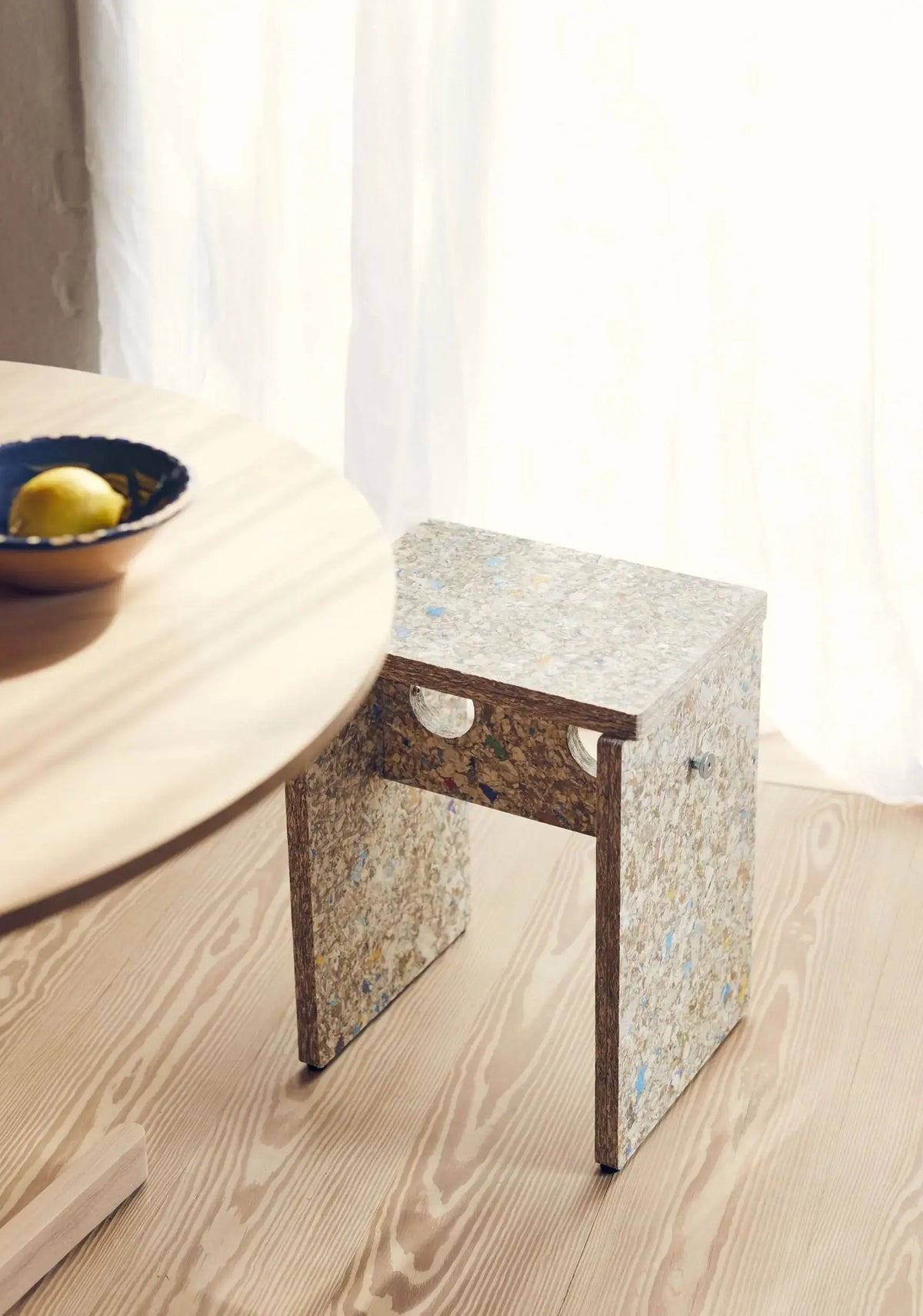 Form & Refine Trefoil pöytä Ø75 valkoöljytty tammi Form & Refine