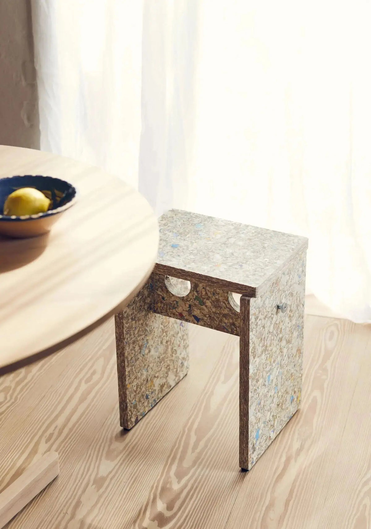 Form & Refine Trefoil pöytä Ø75 valkoöljytty tammi Form & Refine