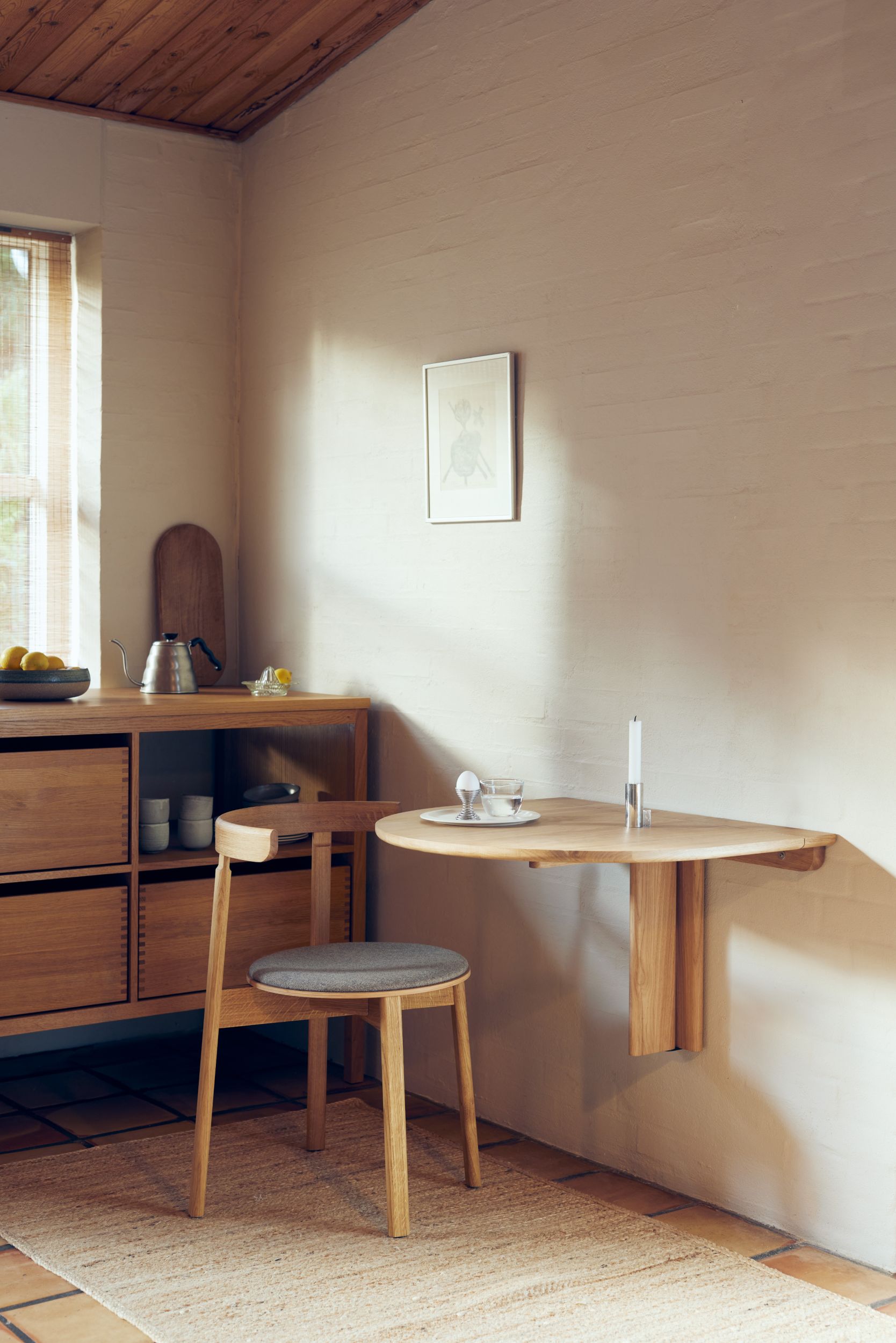 Form & Refine Trefoil taitettava seinäpöytä tammi Form & Refine