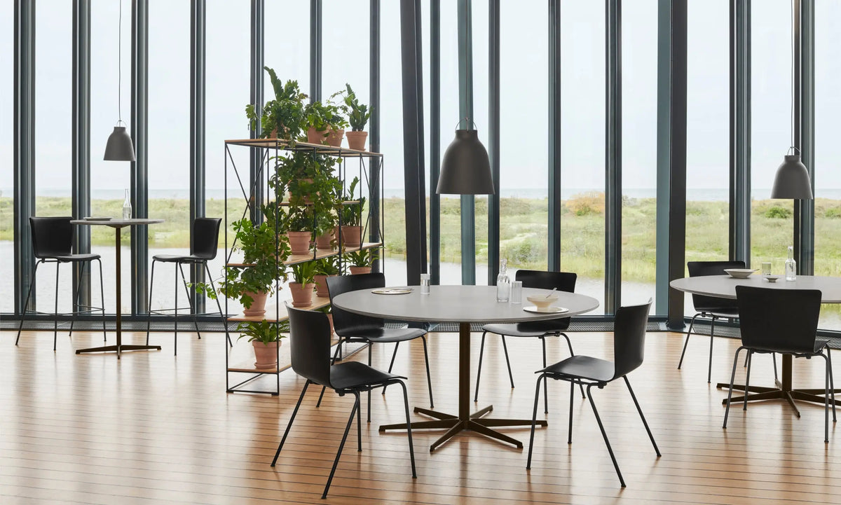 Fritz Hansen Caravaggio P2 valaisin tummanharmaa - Laatukaluste