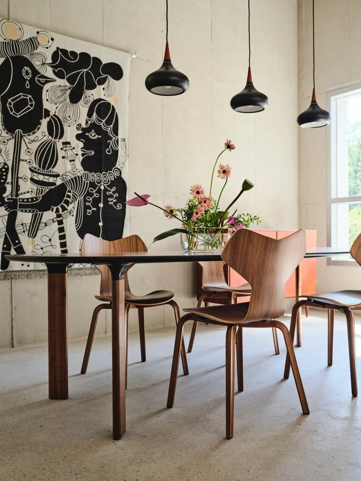 Fritz Hansen Orient P1 valaisin musta - Laatukaluste