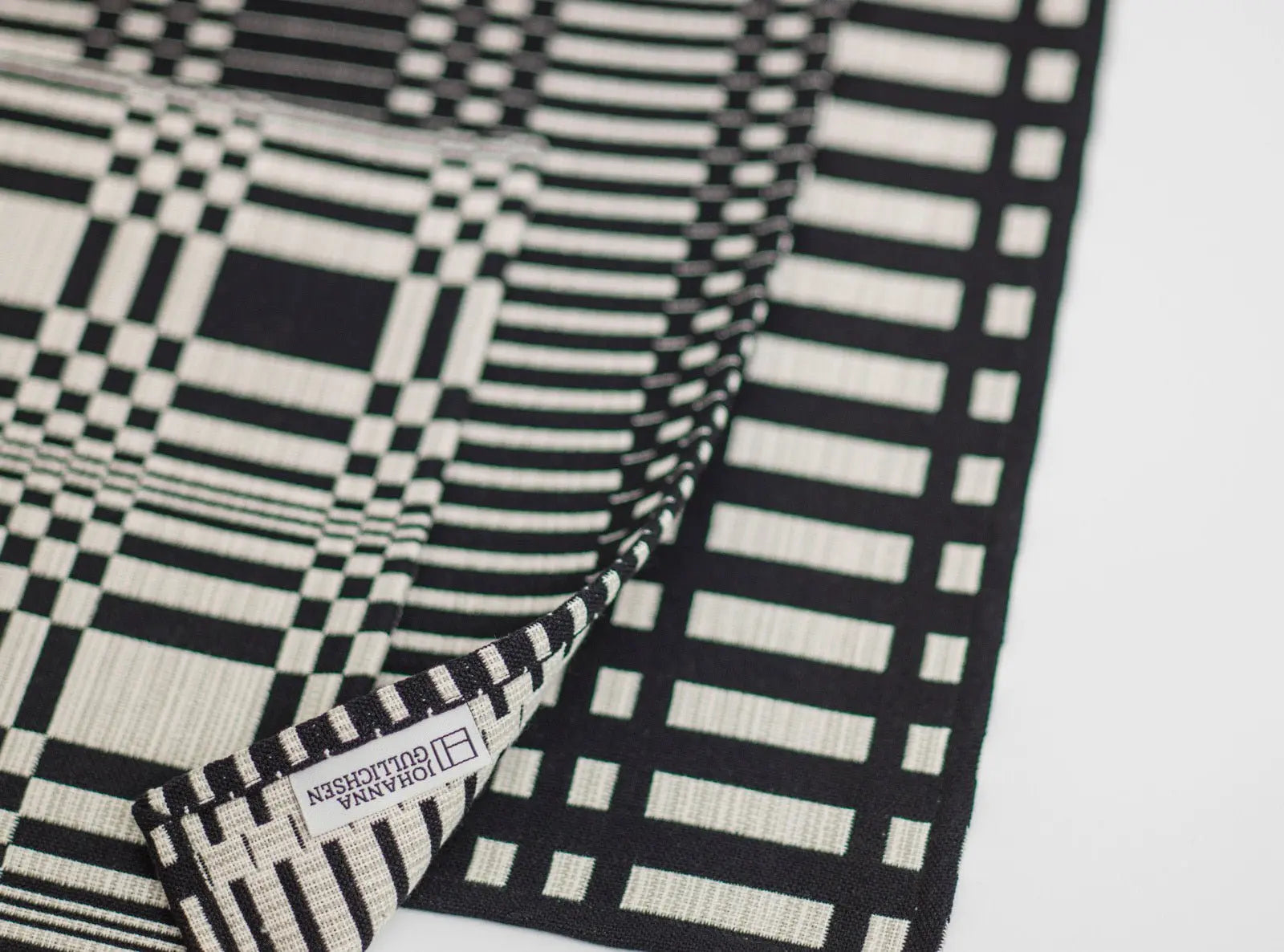 Gullichsen Normandie Nereus pöytätabletti musta - Laatukaluste