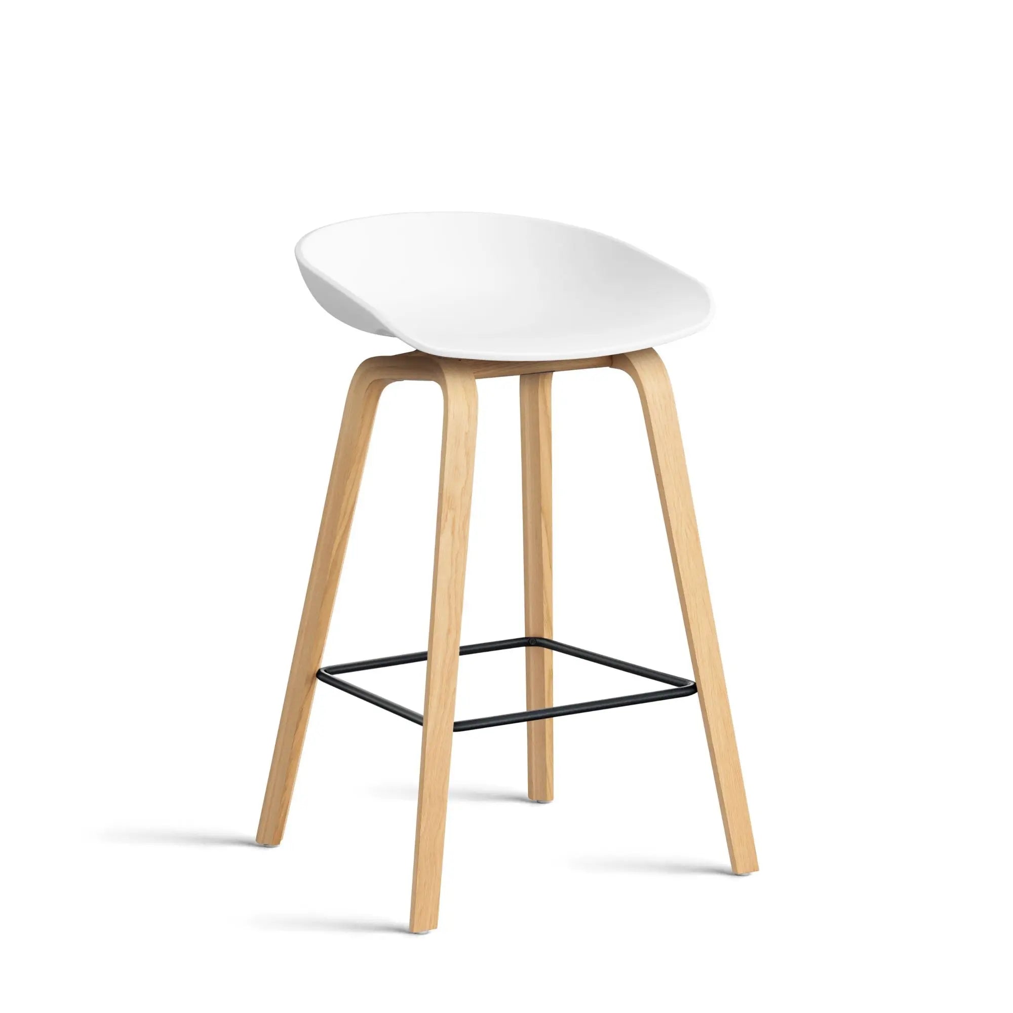 HAY AAS32 baarituoli 2.0 valkoinen/lakattu tammi, musta HAY