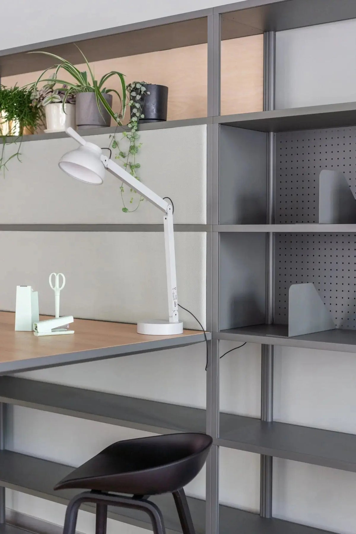 HAY About a Stool AAS32 musta - Laatukaluste