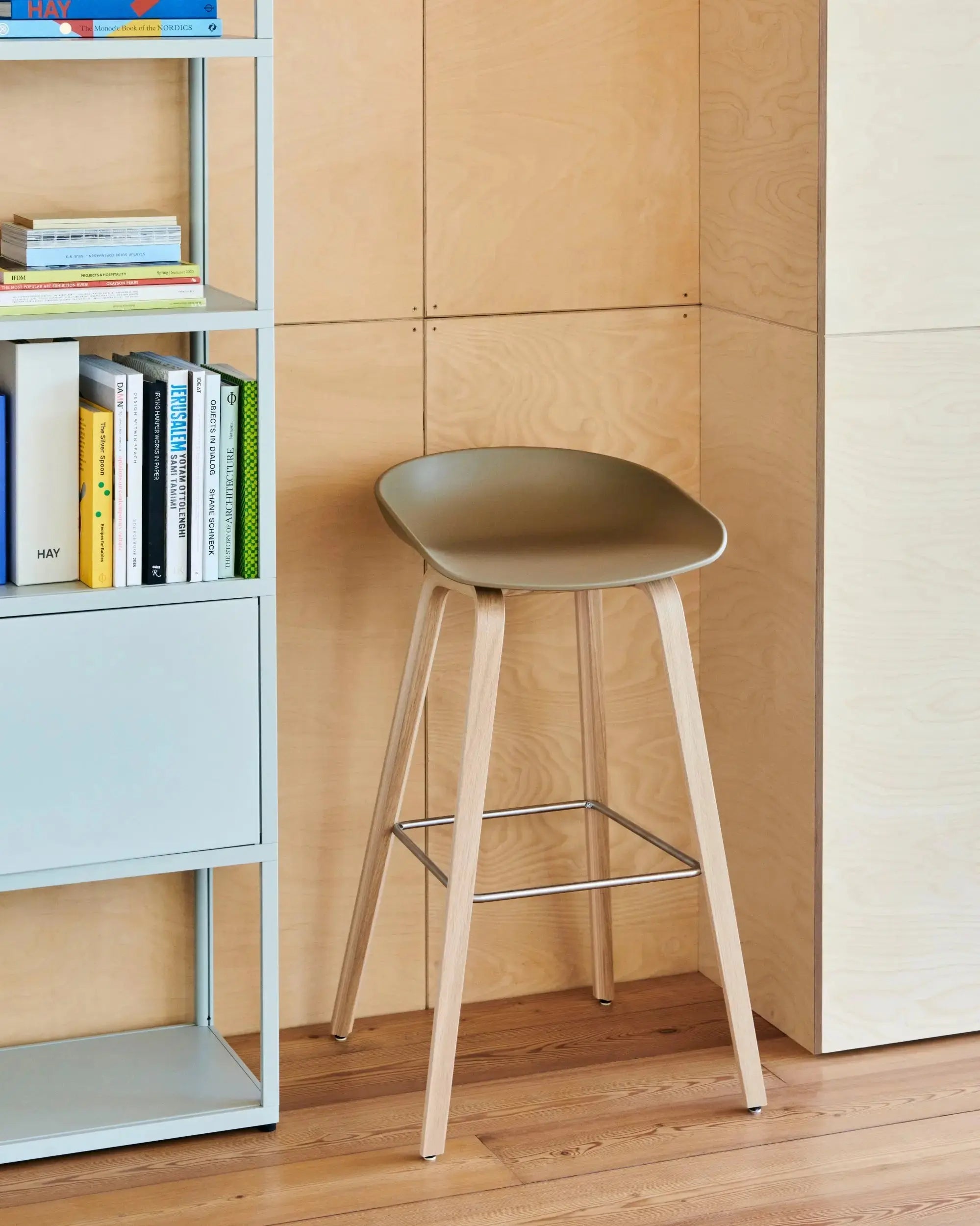 HAY AAS32 baarituoli savi/lakattu tammi, kromi HAY