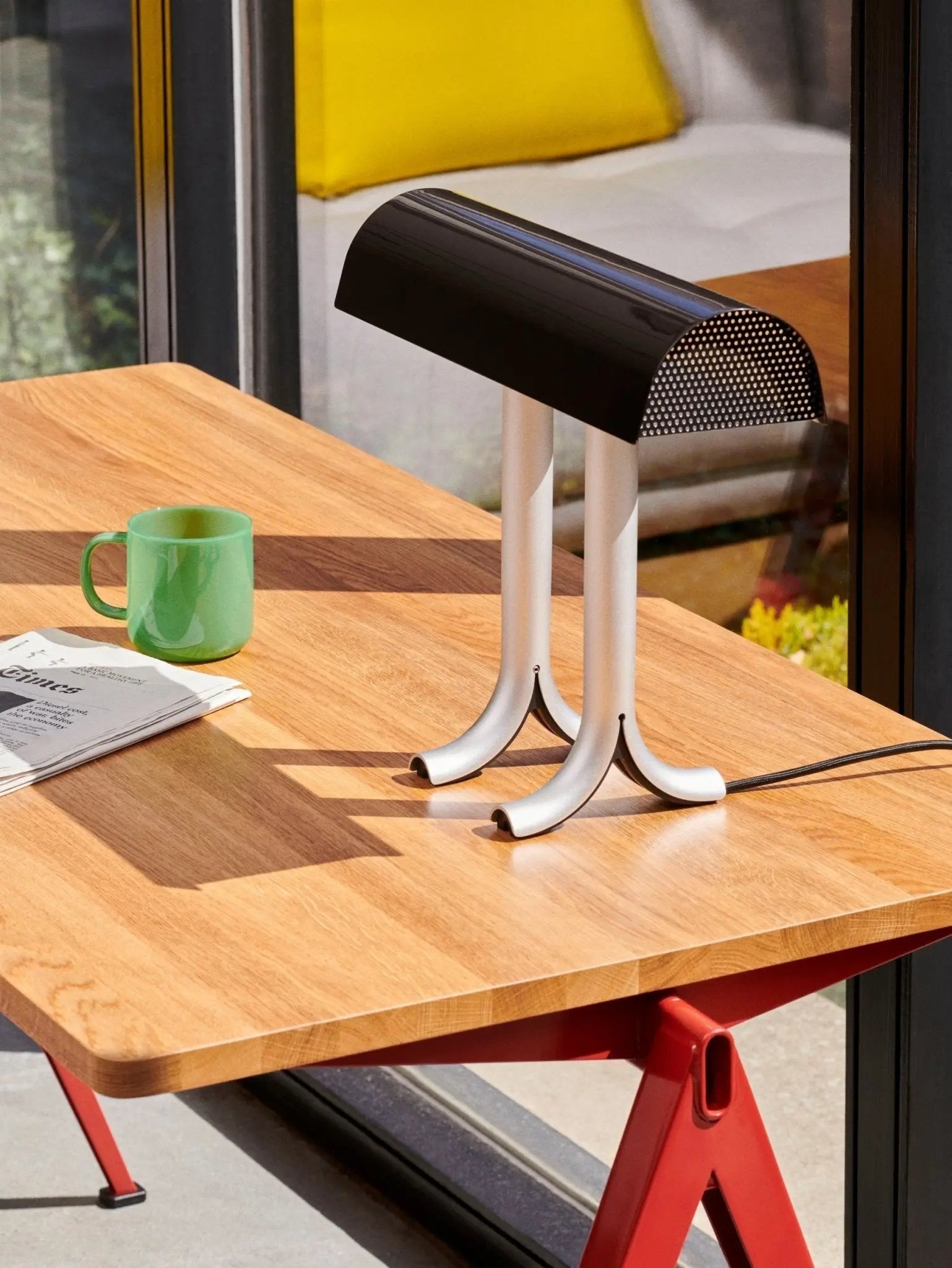 HAY Anagram pöytävalaisin musta - Laatukaluste