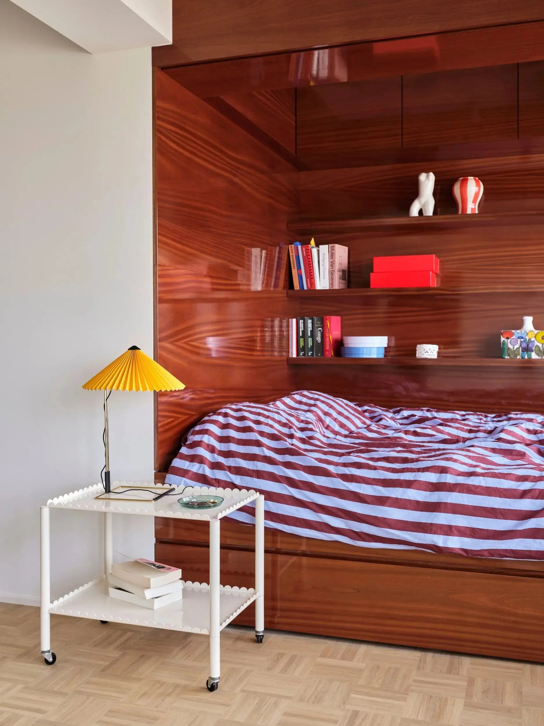 HAY Arcs tarjoiluvaunu matala valkoinen HAY