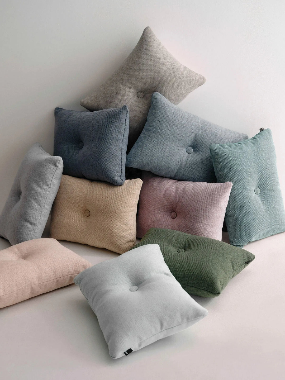 HAY Dot tyyny Mode taivaansininen HAY