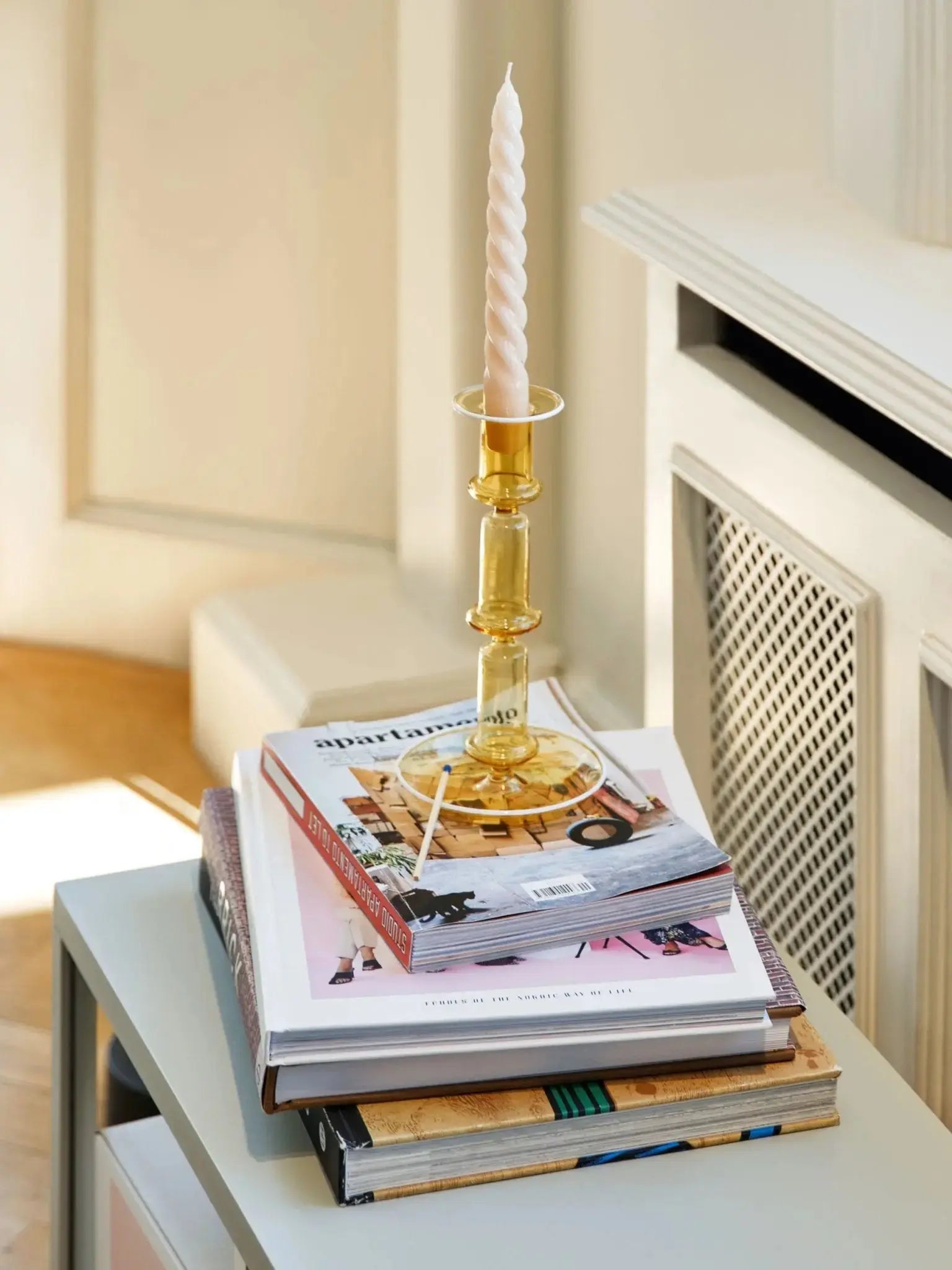 HAY Flare korkea kynttilänjalka keltainen - Laatukaluste