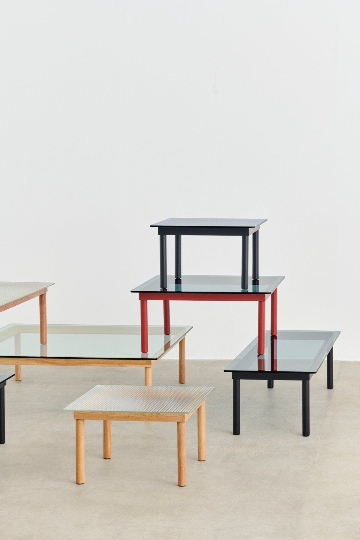 HAY Kofi 100x100 sohvapöytä pähkinä/kirkas - Laatukaluste