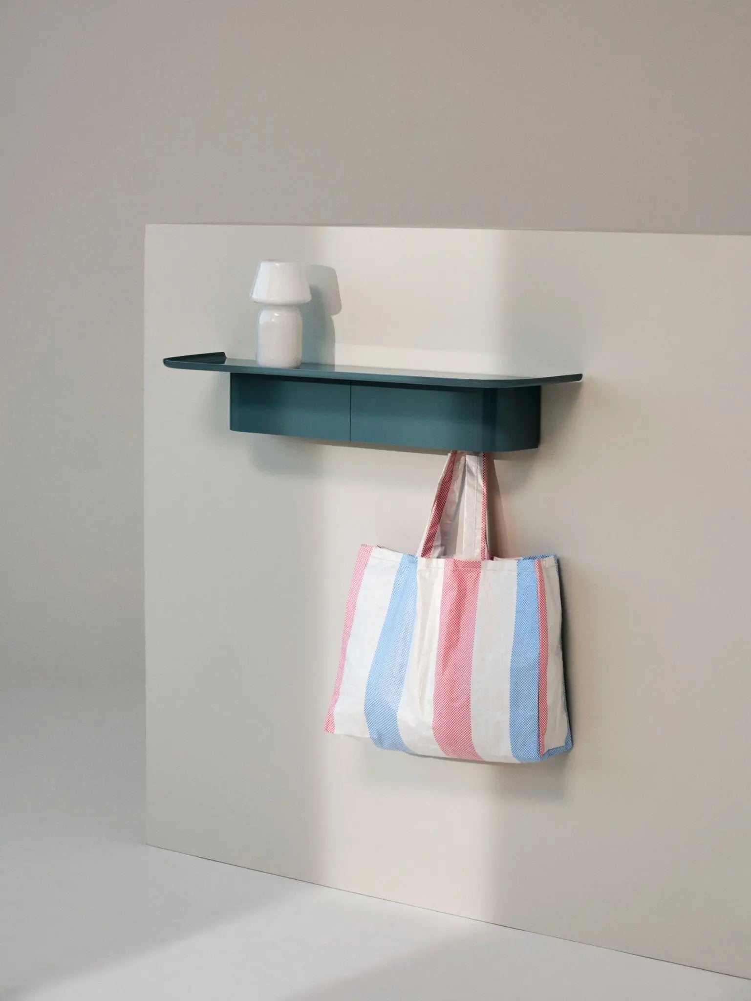 HAY Korpus hylly L vaaleansininen - Laatukaluste