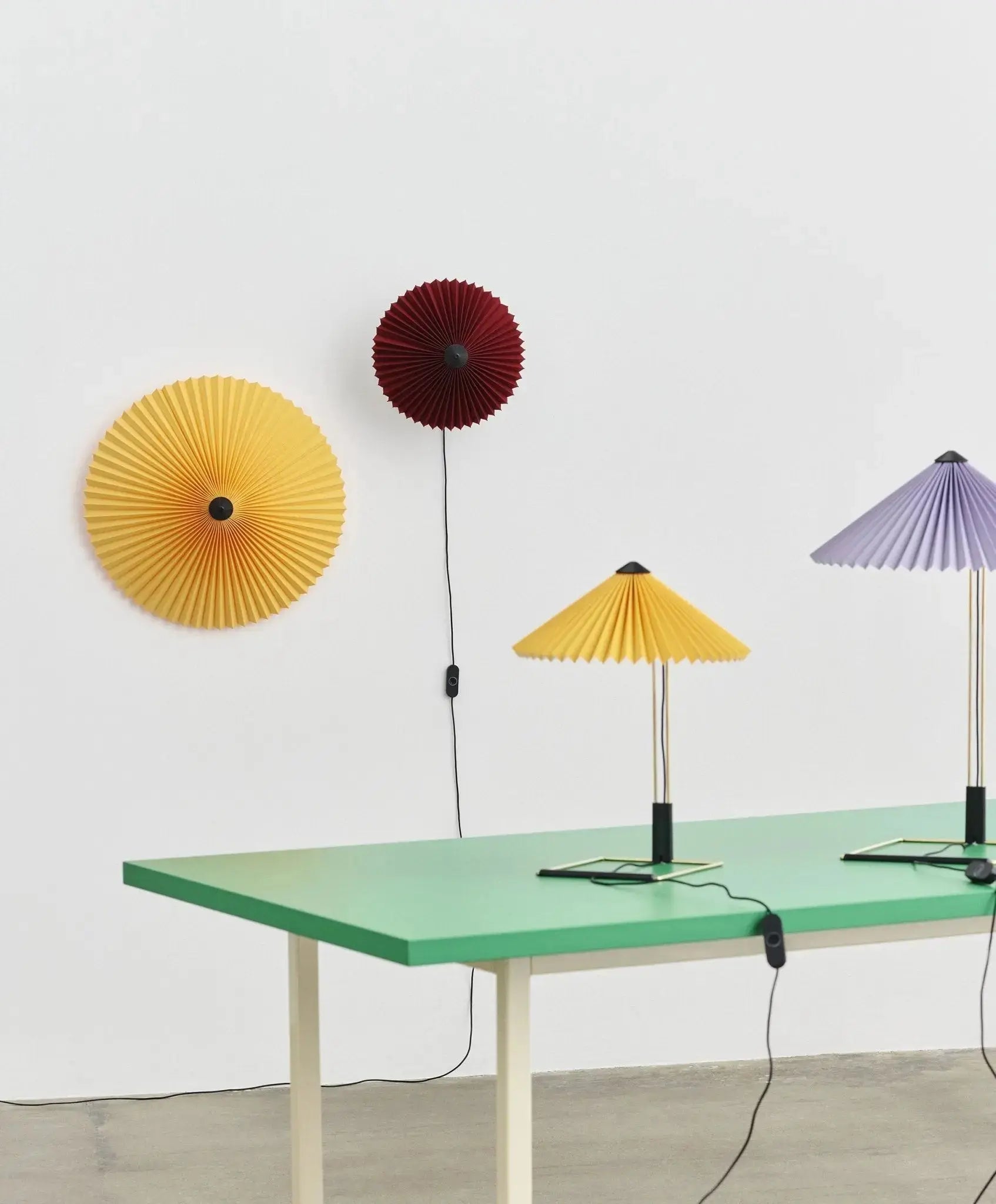 HAY Matin 300 seinävalaisin vihreä - Laatukaluste