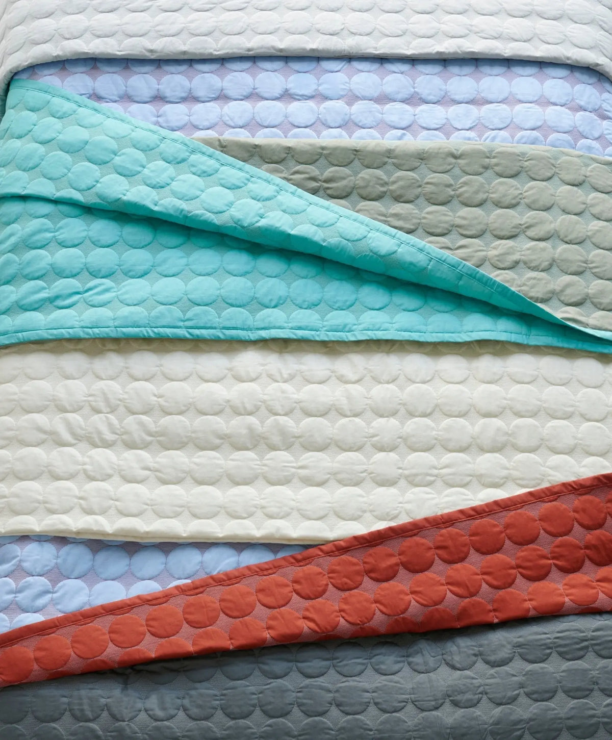 HAY Mega Dot päiväpeitto 195x245 norsunluunvalkoinen - Laatukaluste