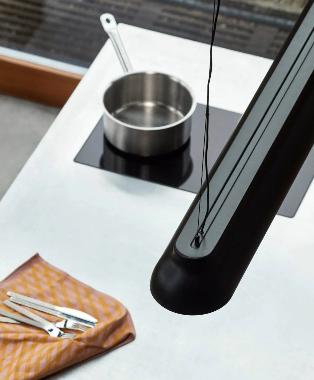 HAY PC Linear kattovalaisin musta - Laatukaluste