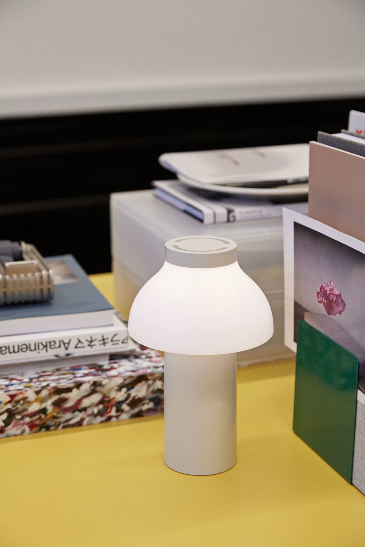 HAY PC Portable valaisin valkoinen - Laatukaluste