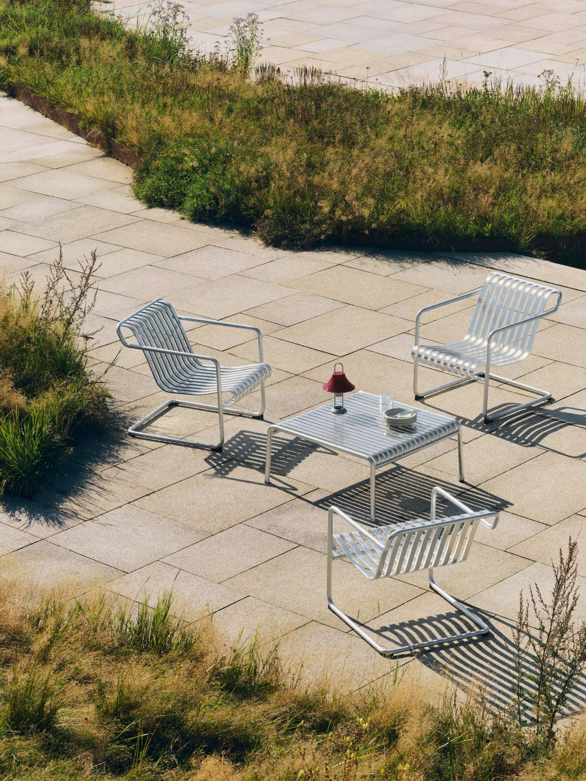 HAY Palissade Cantilever Lounge nojatuoli matala galvanoitu HAY