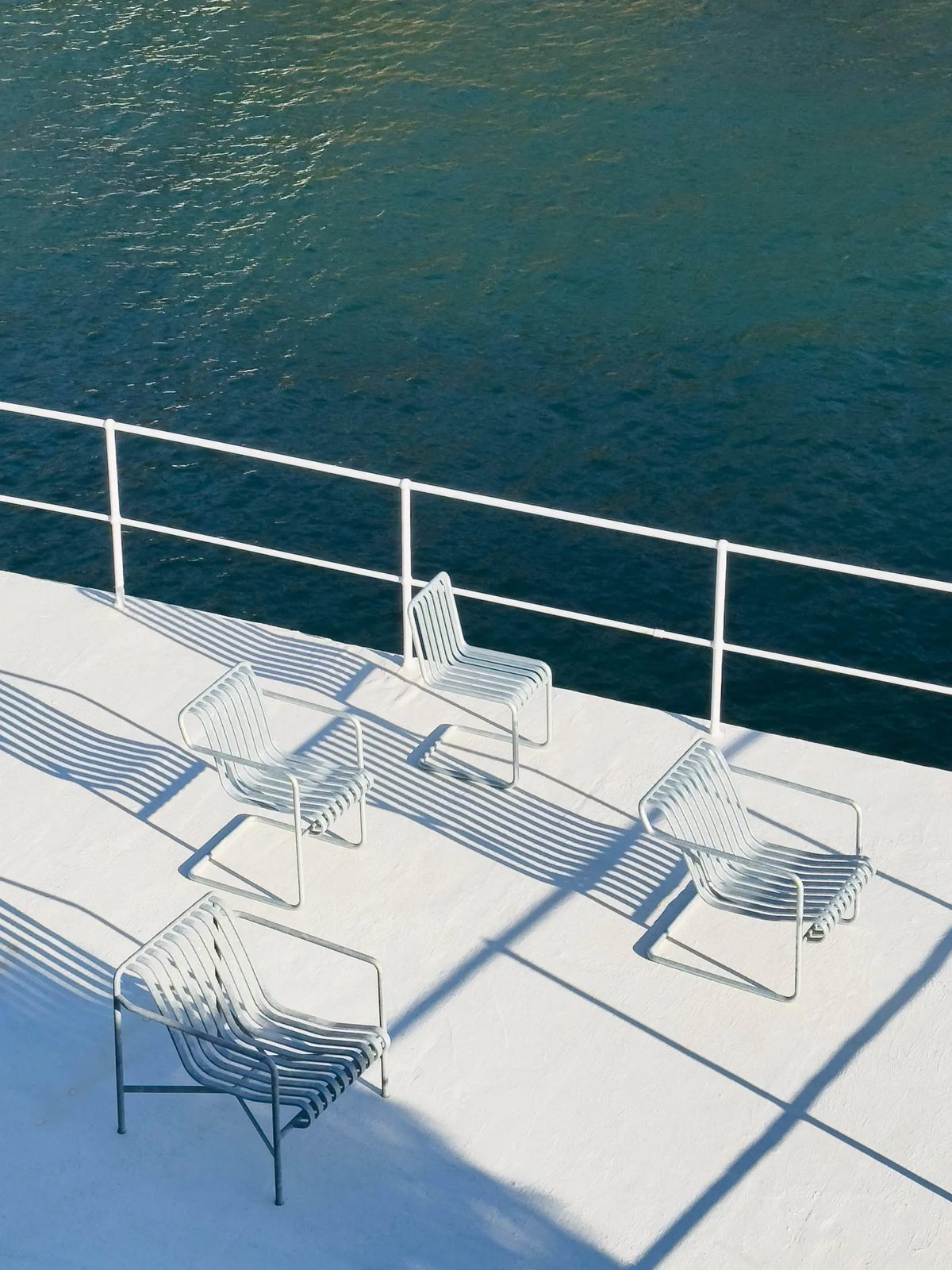 HAY Palissade Cantilever Lounge nojatuoli matala galvanoitu HAY