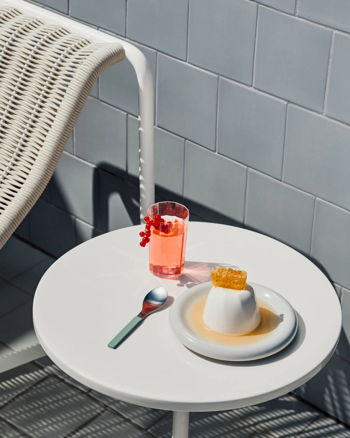 HAY Palissade Cord aurinkotuoli kermanvalkoinen HAY