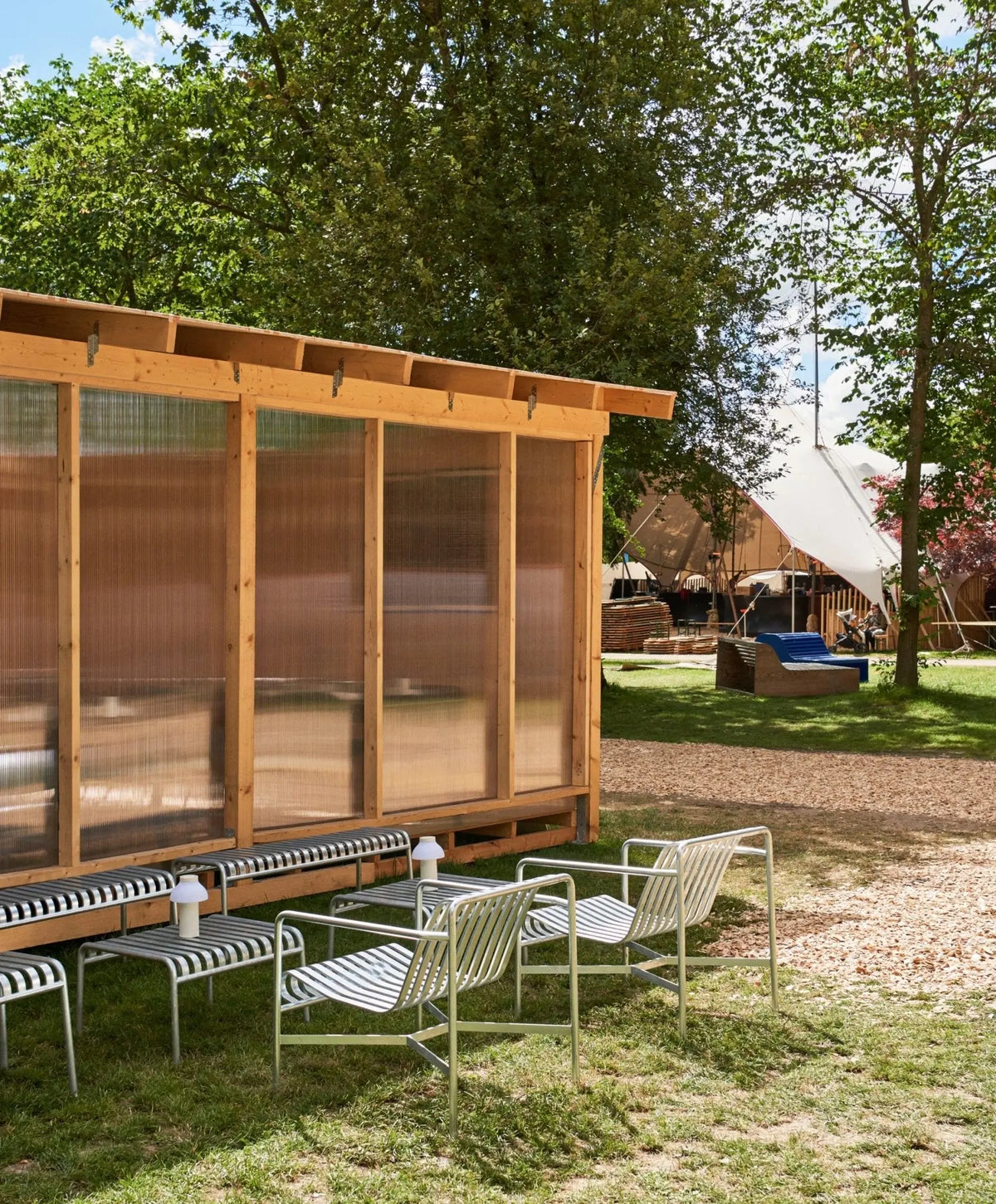 HAY Palissade Lounge nojatuoli matala galvanoitu - Laatukaluste