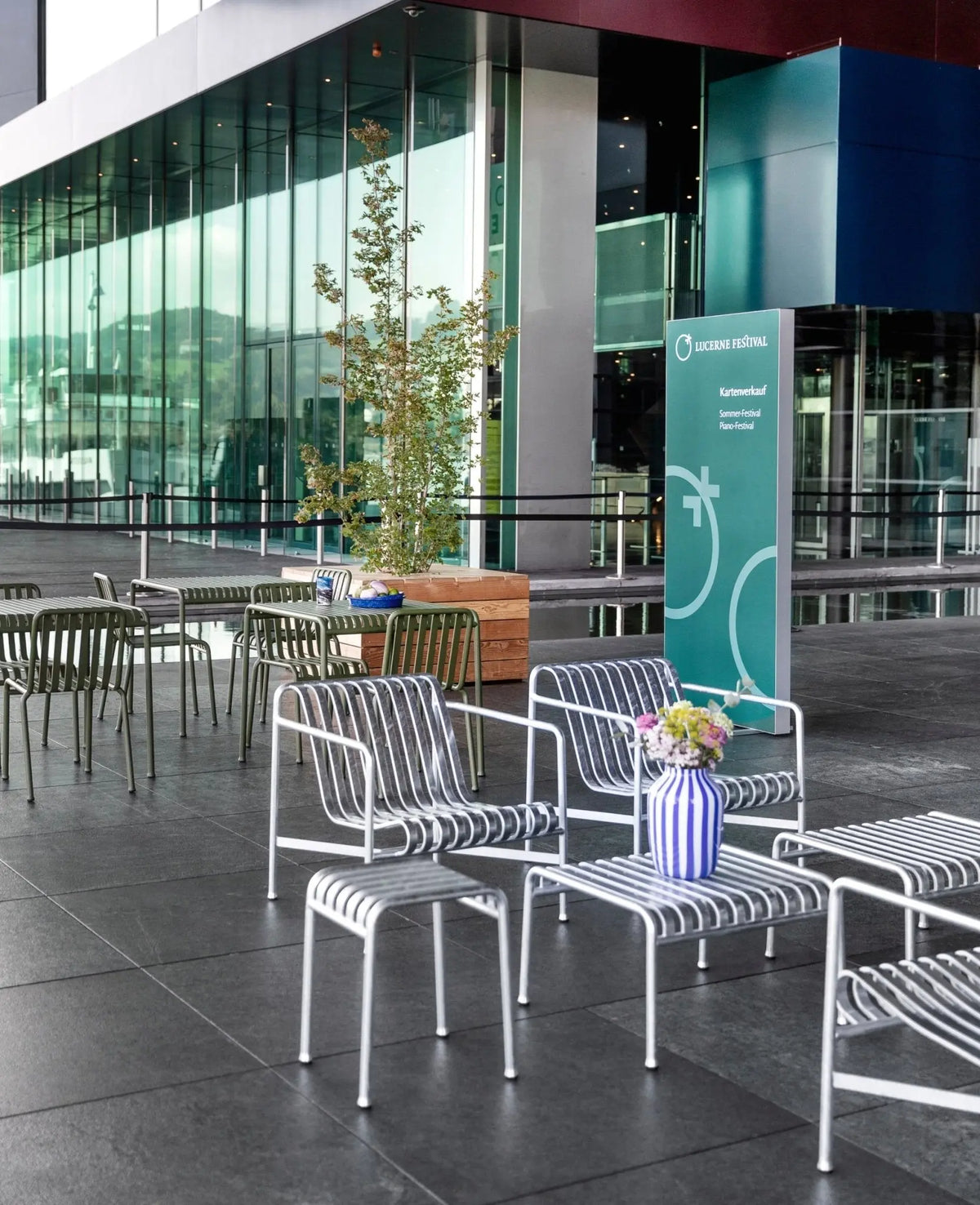 HAY Palissade Lounge nojatuoli matala galvanoitu - Laatukaluste