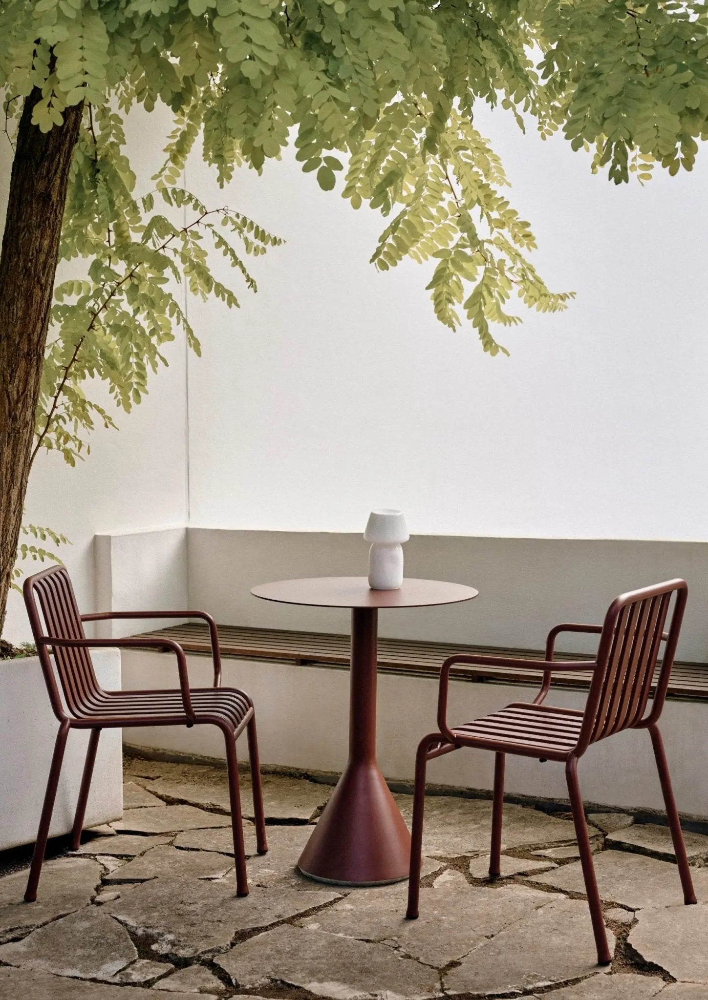 HAY Palissade käsinojatuoli punainen - Laatukaluste