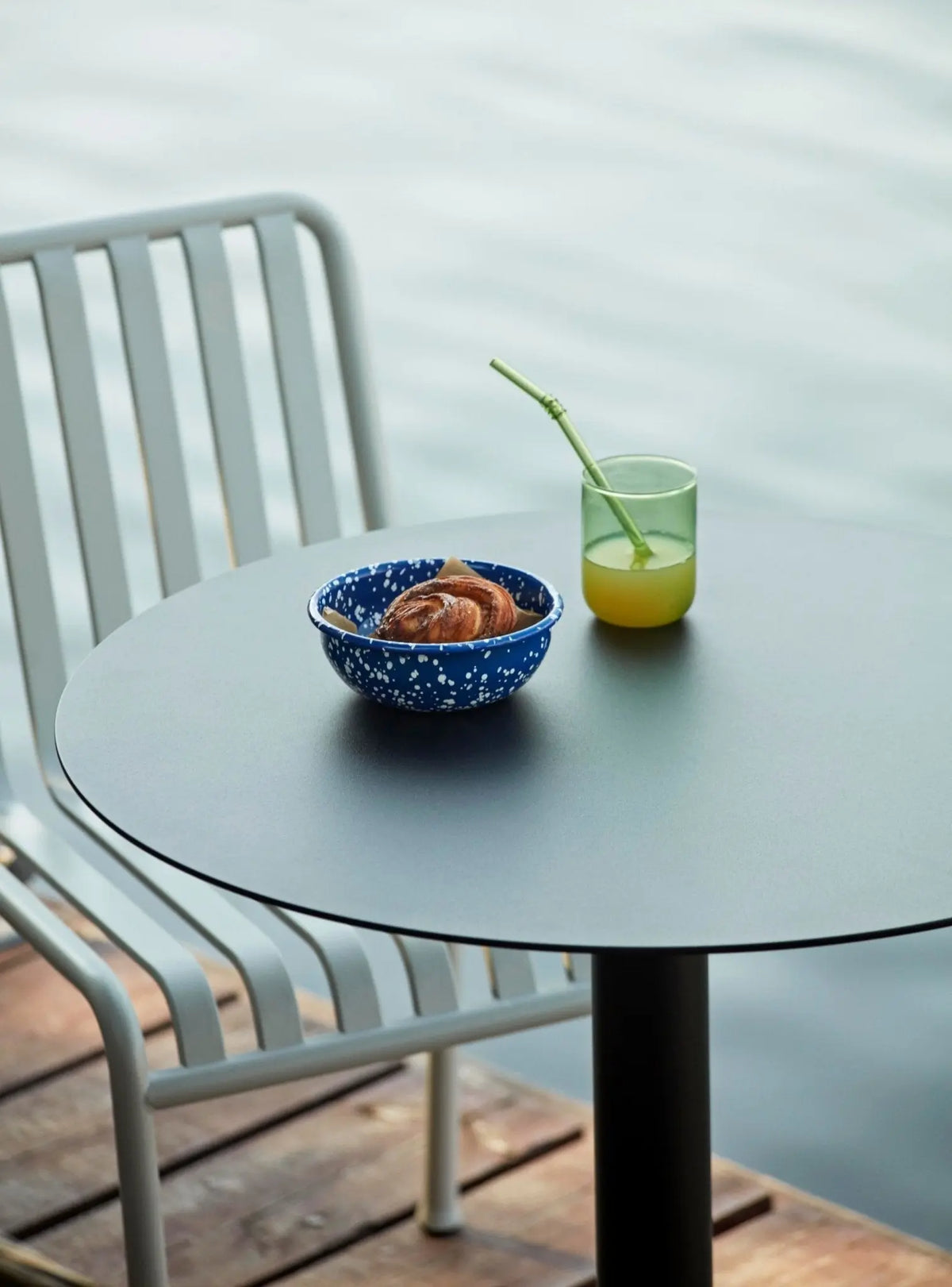 HAY Palissade tuoli vaaleanharmaa - Laatukaluste