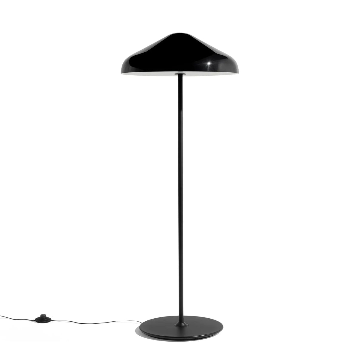 HAY Pao Steel lattiavalaisin musta - Laatukaluste