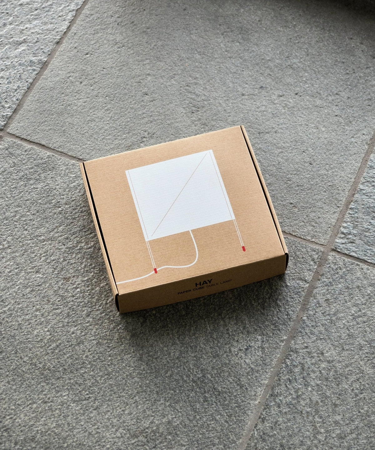 HAY Paper Cube pöytävalaisin - Laatukaluste