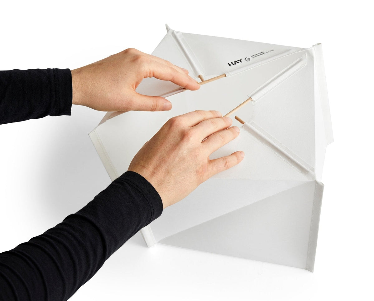 HAY Paper Cube pöytävalaisin - Laatukaluste