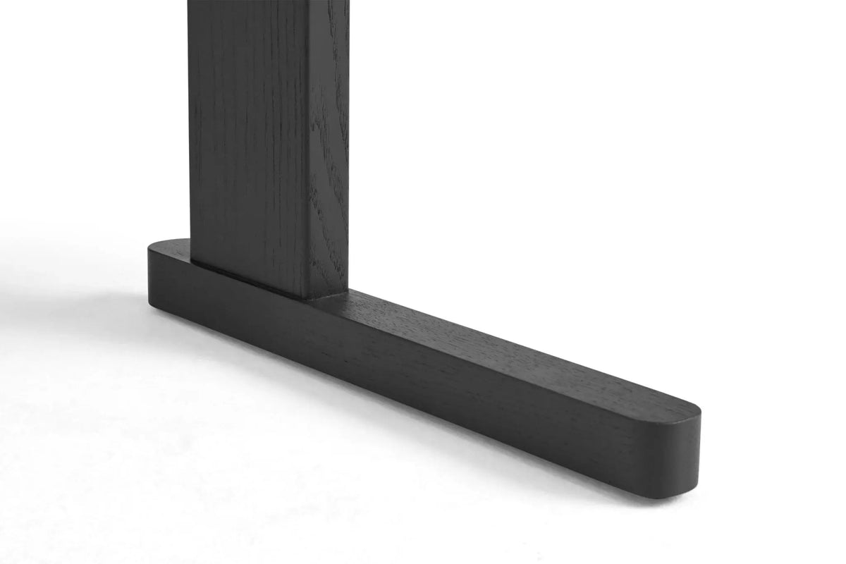 HAY Passerelle työpöytä 140x65 musta/musta - Laatukaluste