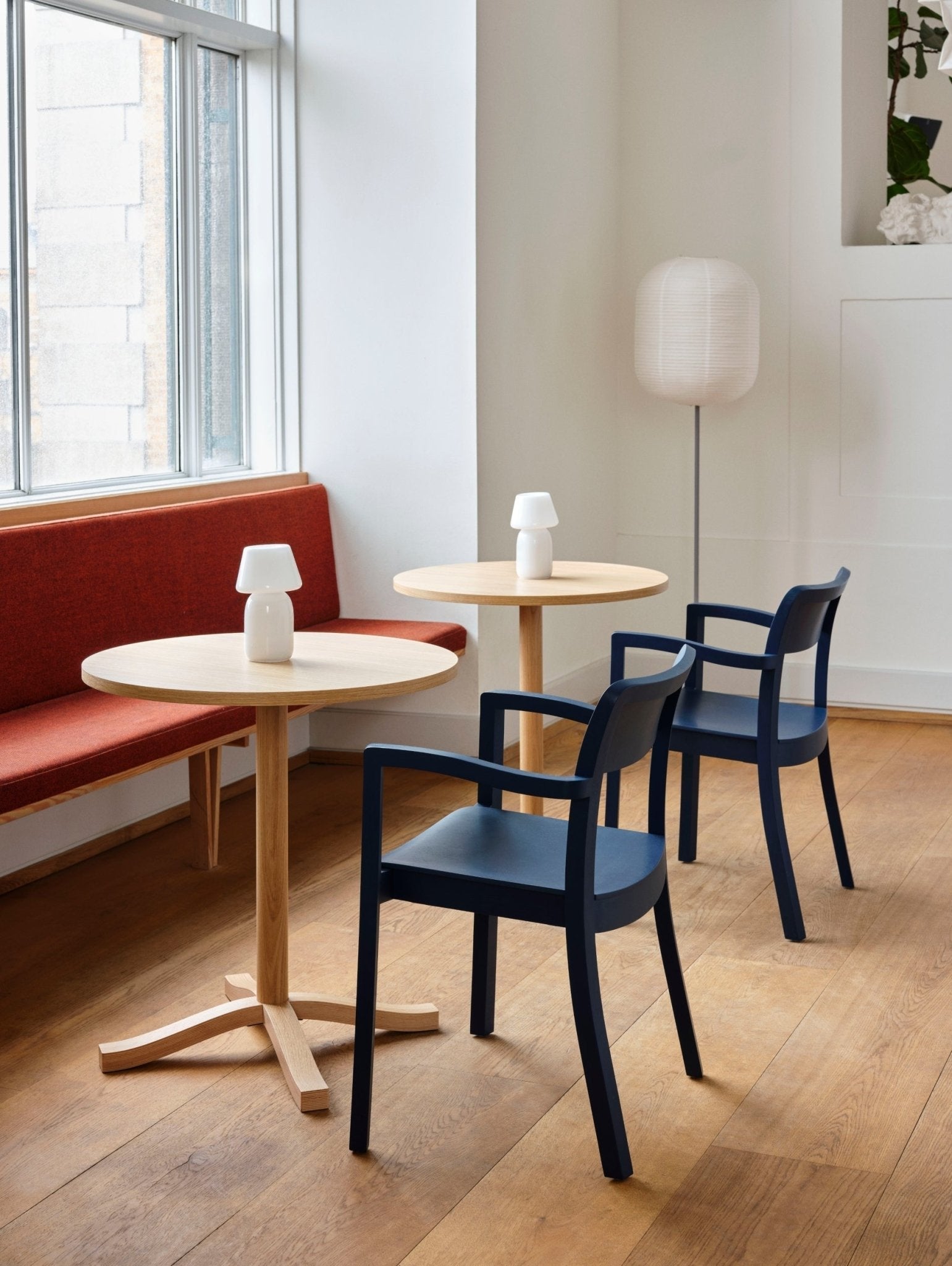 HAY Pastis käsinojatuoli sininen - Laatukaluste