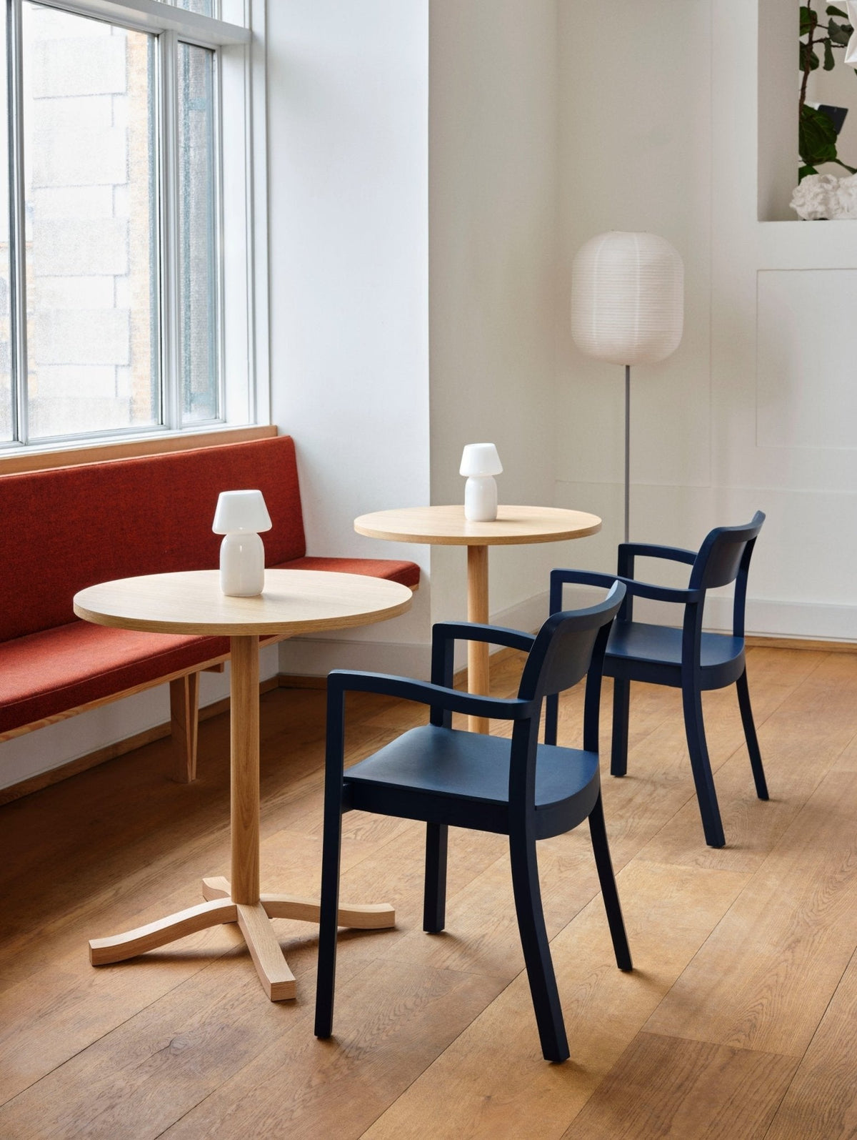 HAY Pastis käsinojatuoli sininen - Laatukaluste