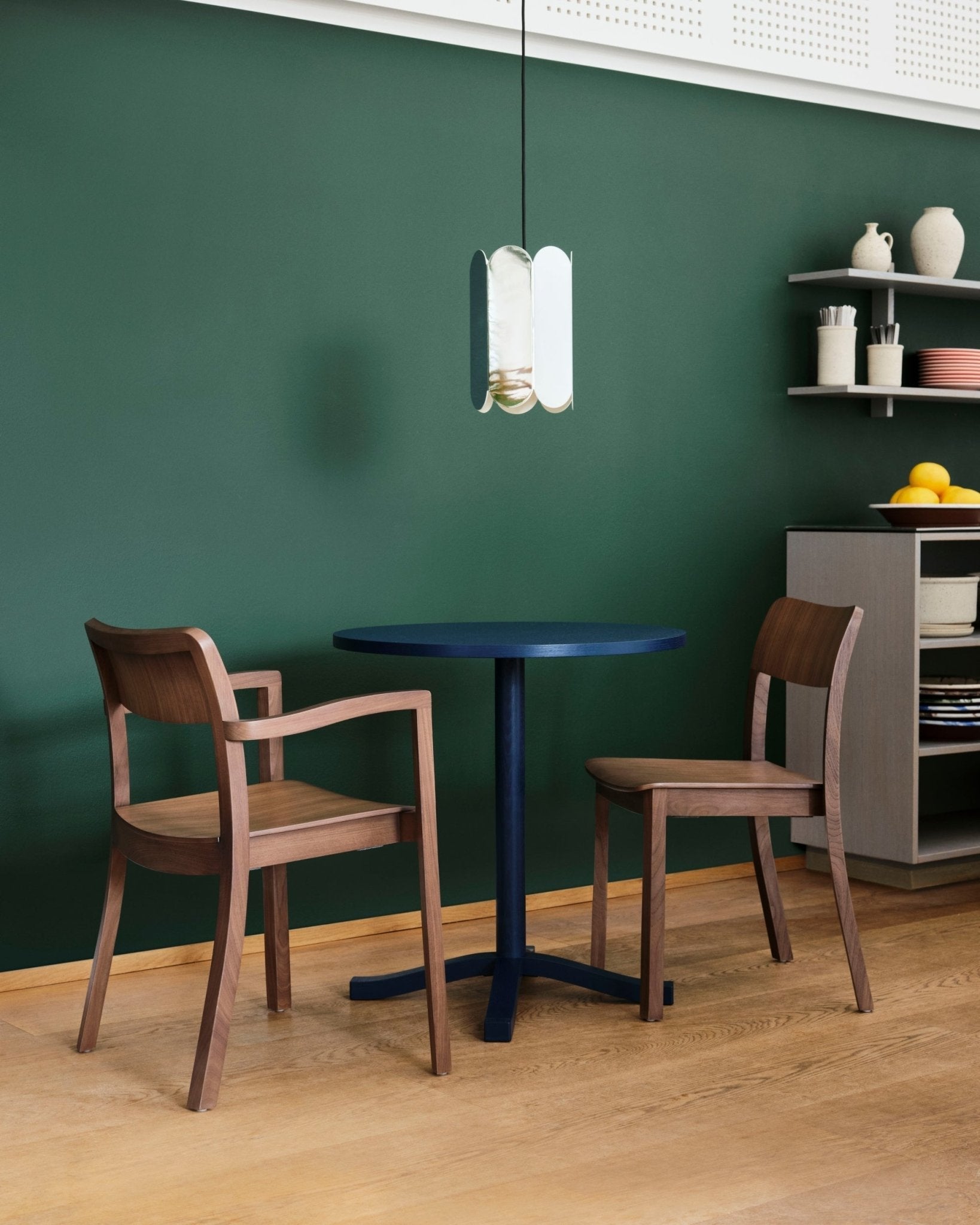 HAY Pastis pöytä Ø90 sininen - Laatukaluste