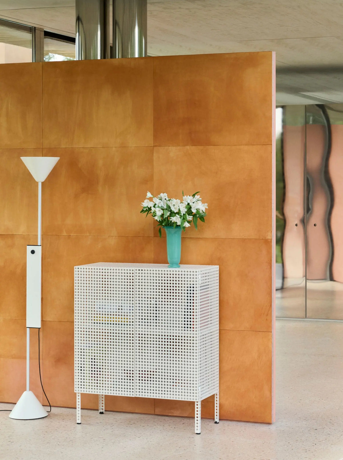 HAY Perforated M kaappi munankuori HAY