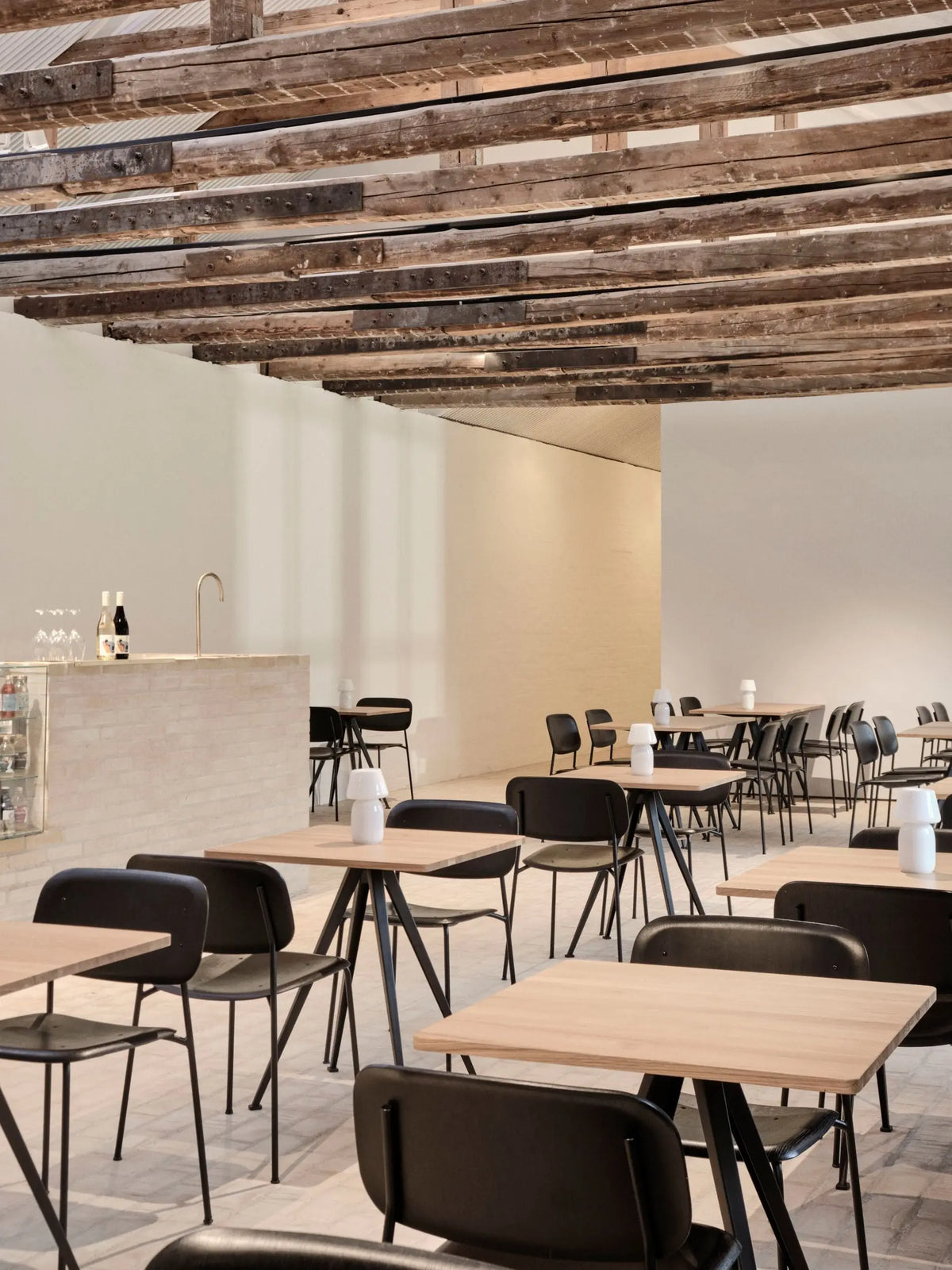 HAY Soft Edge 40 tuoli musta HAY