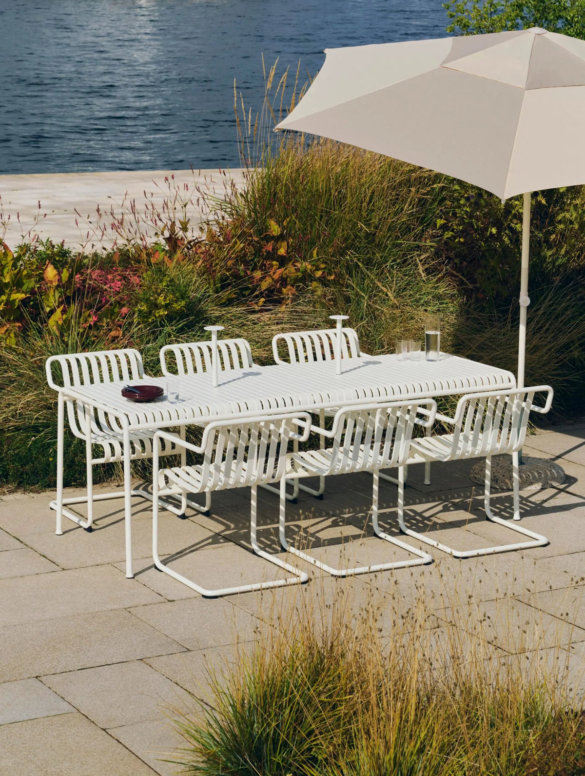 HAY Terrazza Hexagon aurinkovarjo luonnonvalkoinen/harmaa HAY