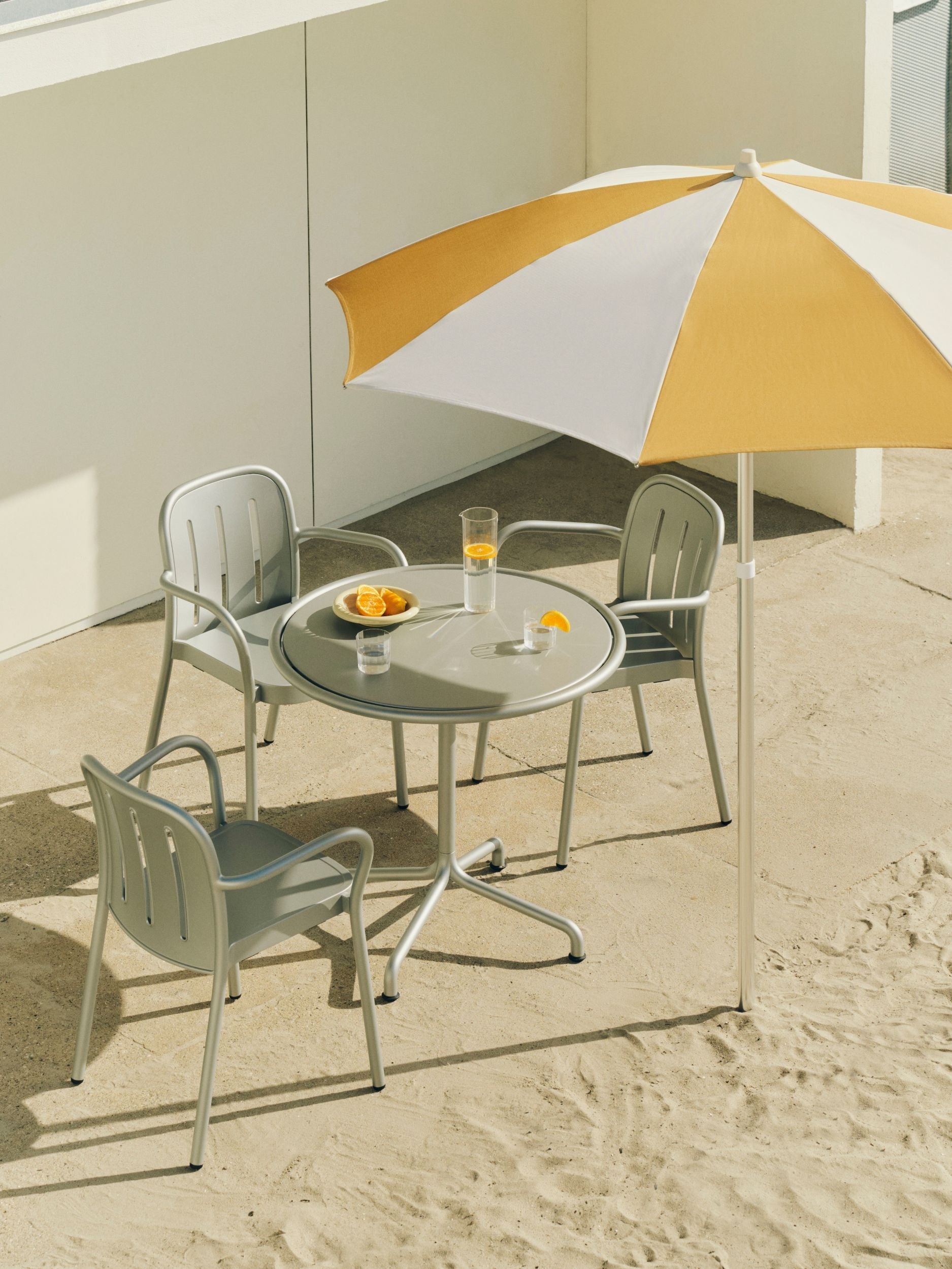 HAY Terrazza Octagon aurinkovarjo luonnonvalkoinen/okra HAY