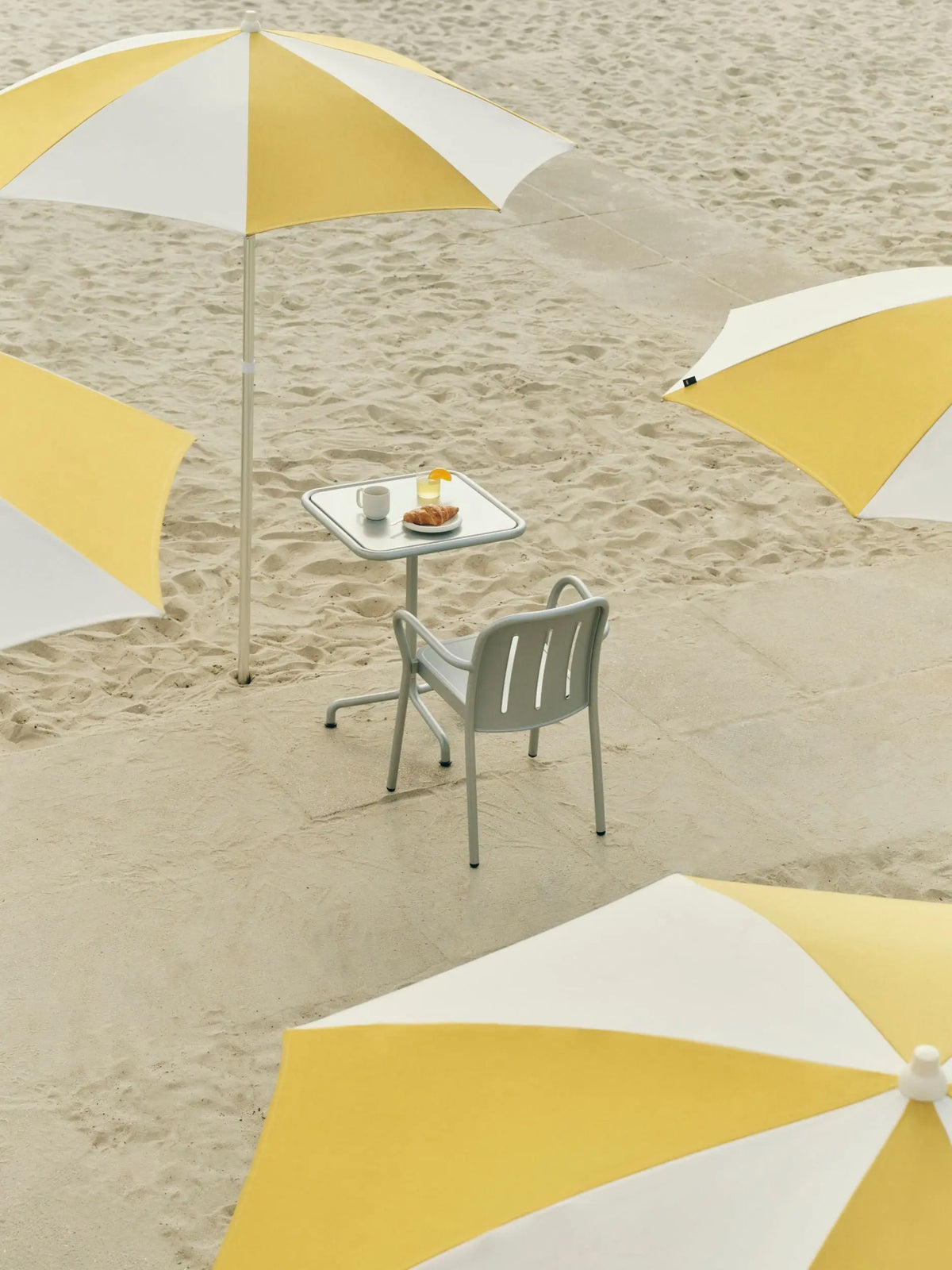 HAY Terrazza Octagon aurinkovarjo luonnonvalkoinen/okra HAY