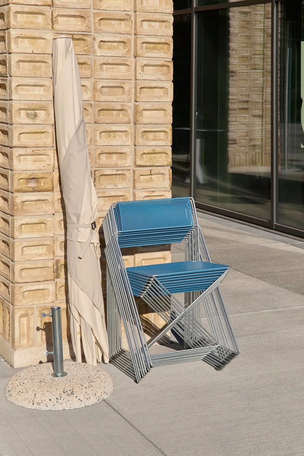 HAY Terrazza aurinkovarjon jalusta betonikivi HAY