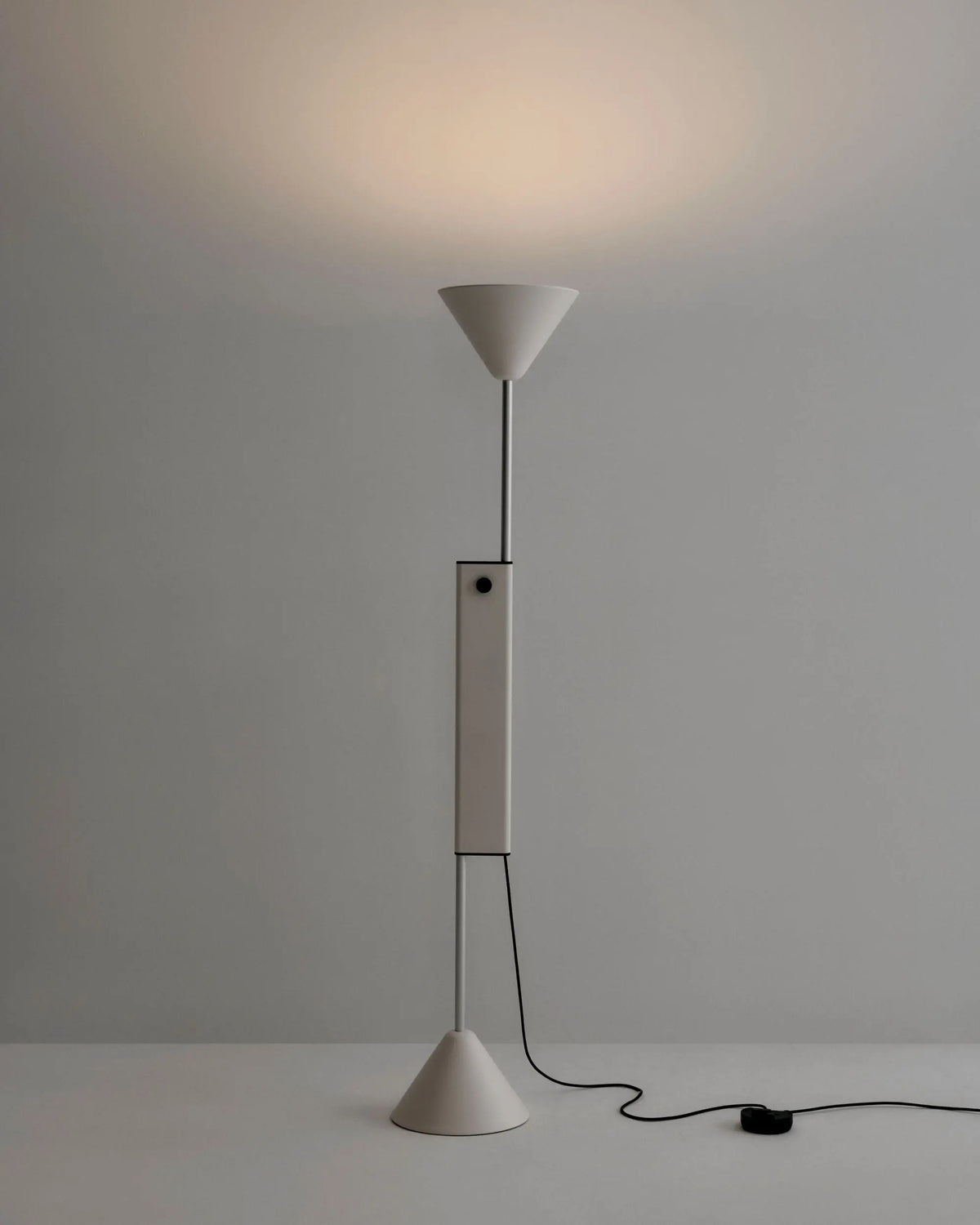 HAY Twist lattiavalaisin kermanvalkoinen HAY