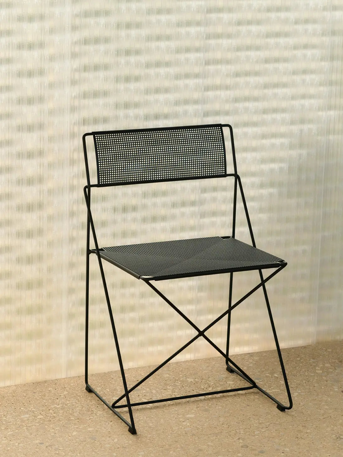 HAY X-Line Outdoor tuoli musta HAY