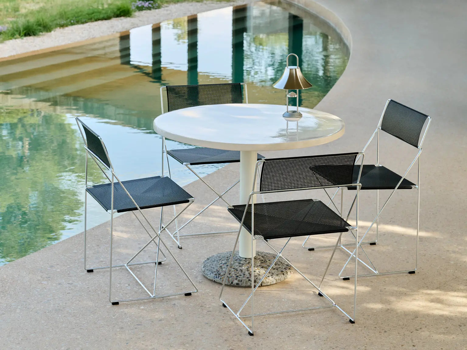 HAY X-Line Outdoor tuoli musta/galvanoitu HAY