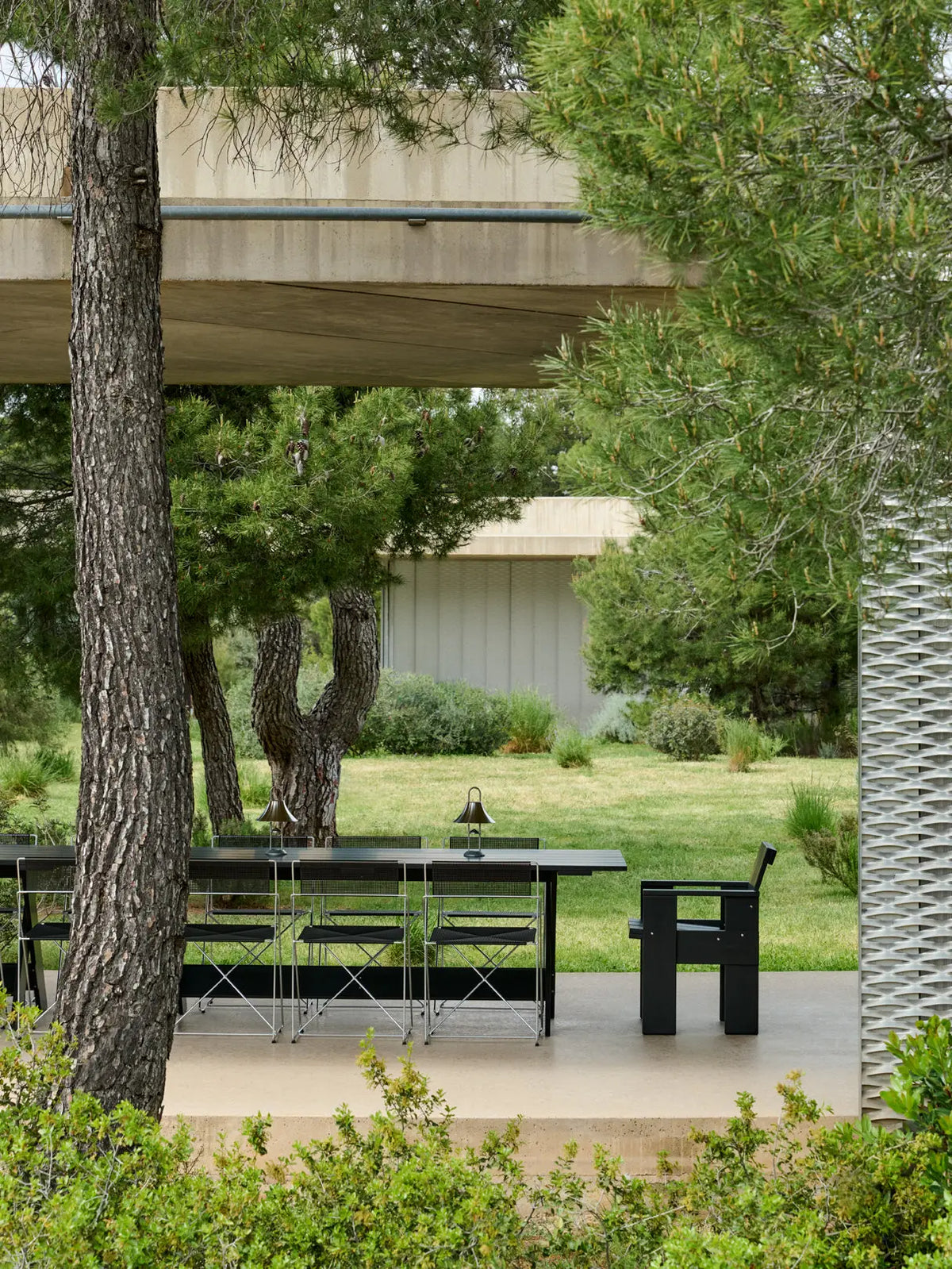 HAY X-Line Outdoor tuoli musta/galvanoitu HAY