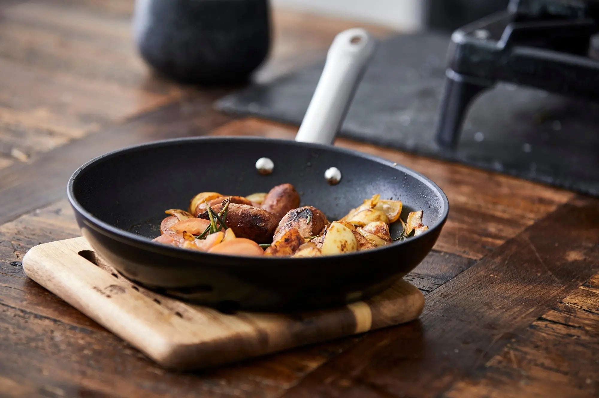 HOLM Trivet pannunalunen akaasia HOLM