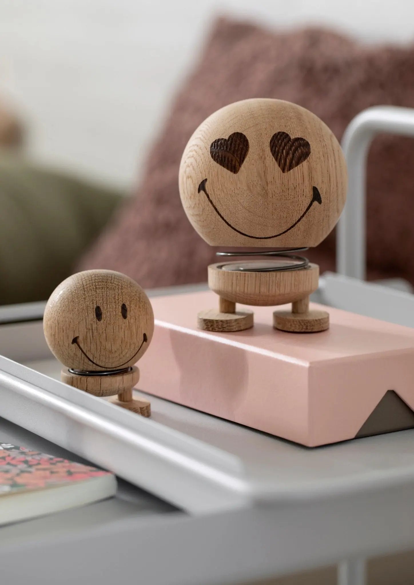 Hoptimist Smiley Love M figuuri tammi - Laatukaluste