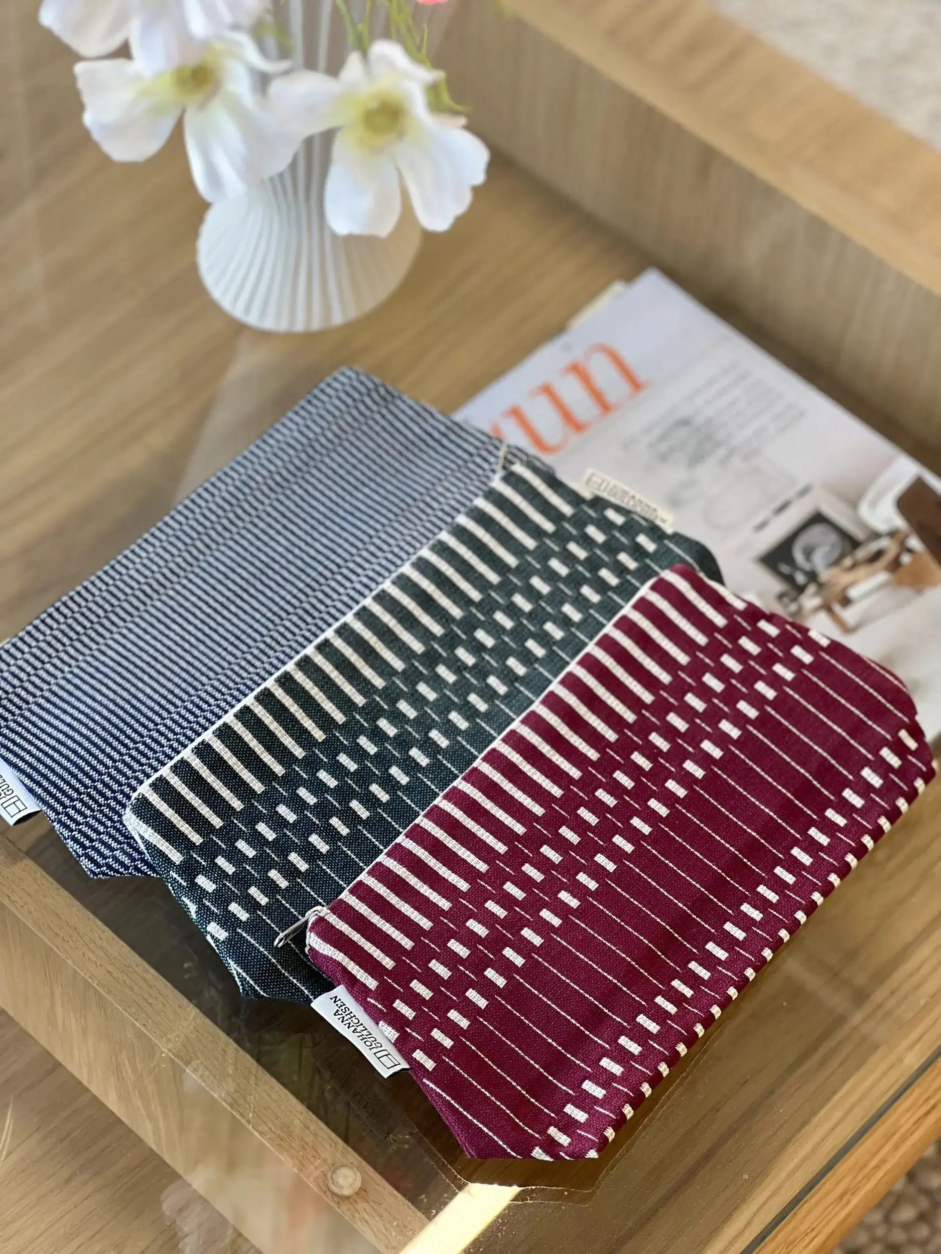 Johanna Gullichsen Eos kosmetiikkalaukku M tummansininen Johanna Gullichsen