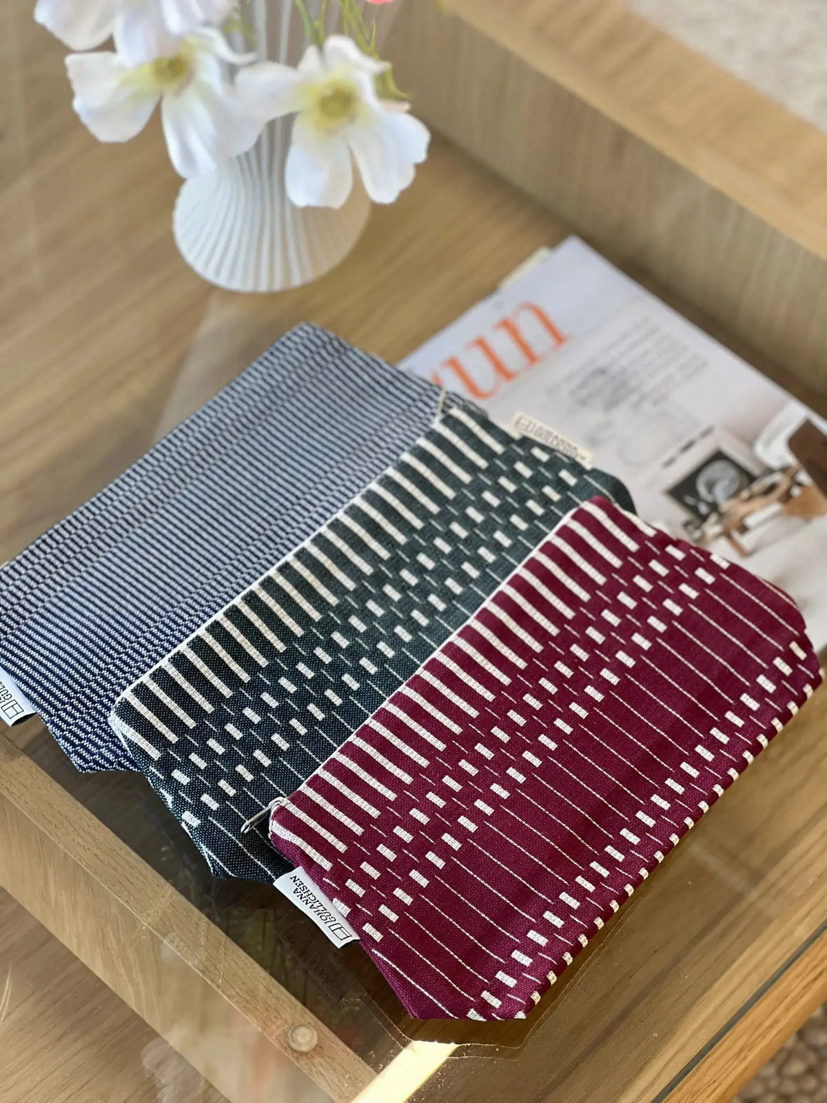 Johanna Gullichsen Eos kosmetiikkalaukku M tummansininen Johanna Gullichsen